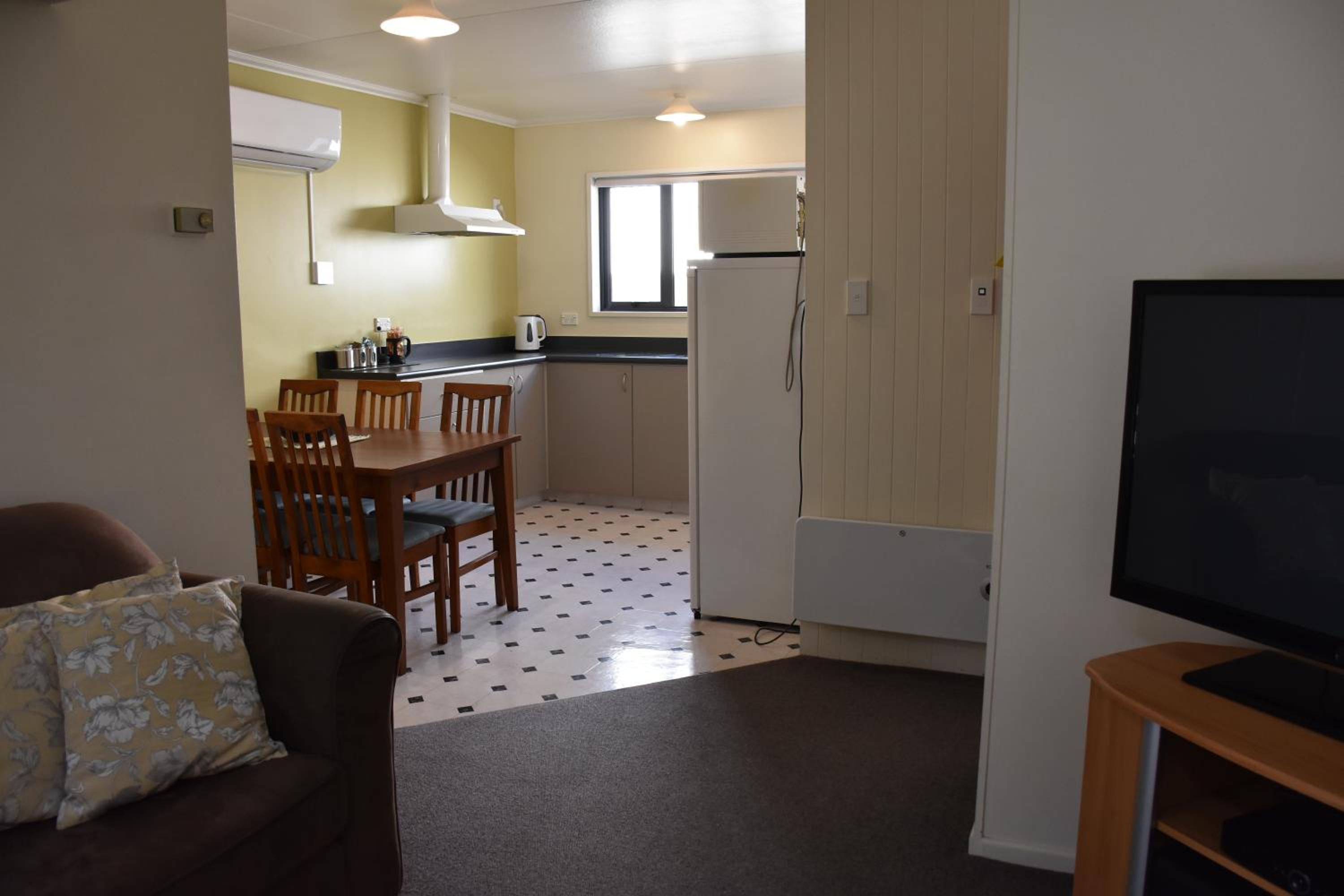 Four-Bedroom House photo 2