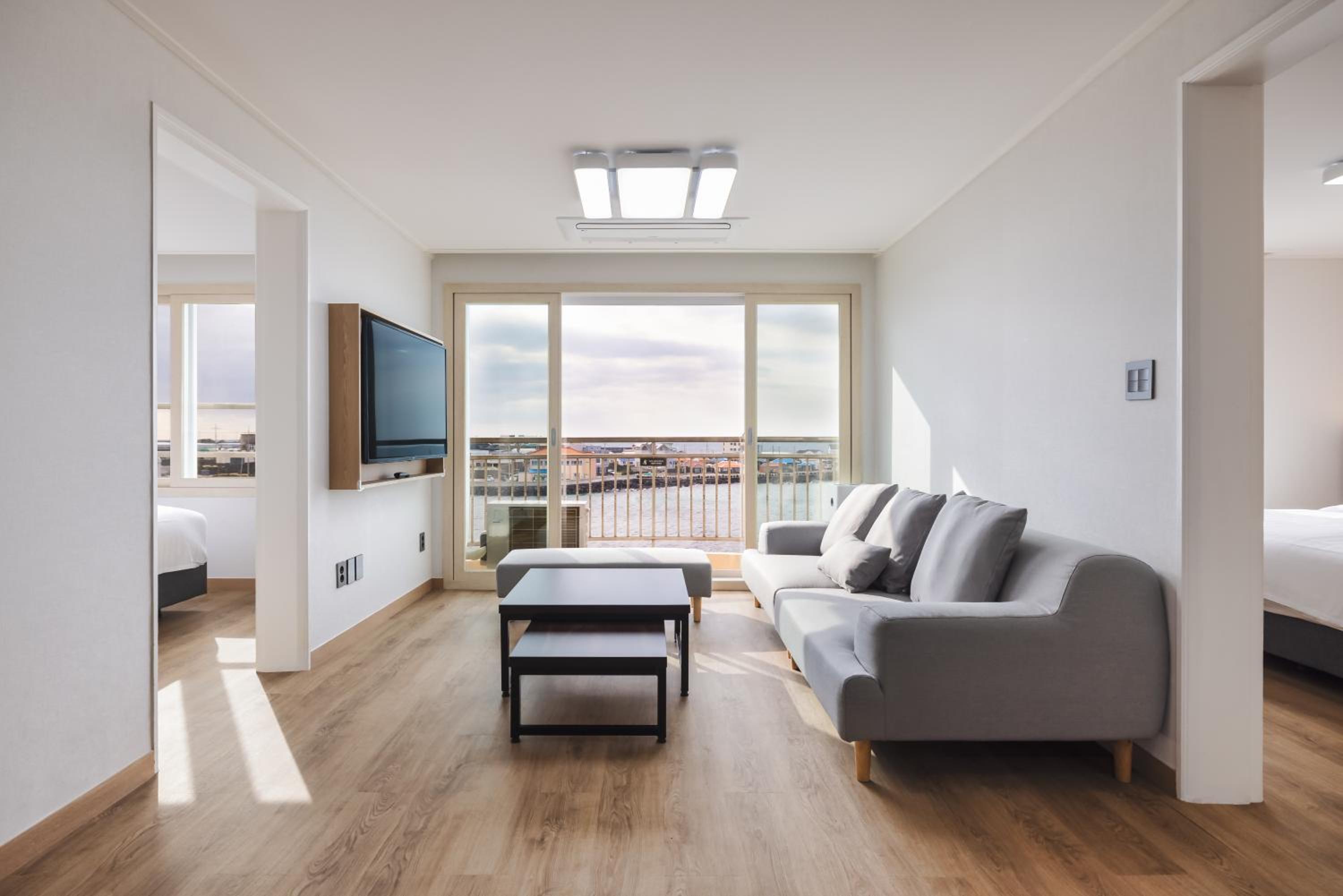 Kensington Royal Suite with Ocean View photo 1