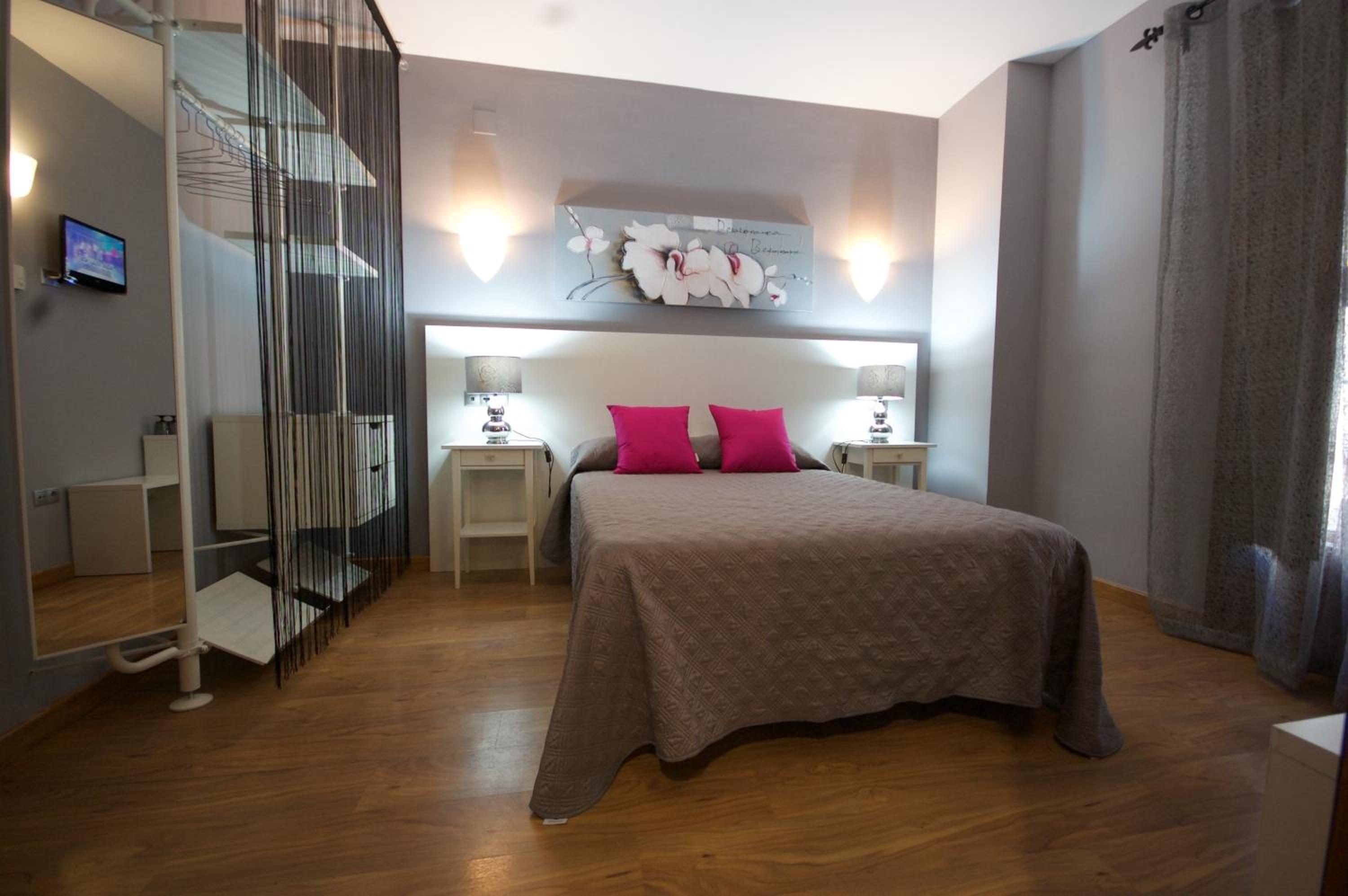 Double or Twin Room - Photo 1