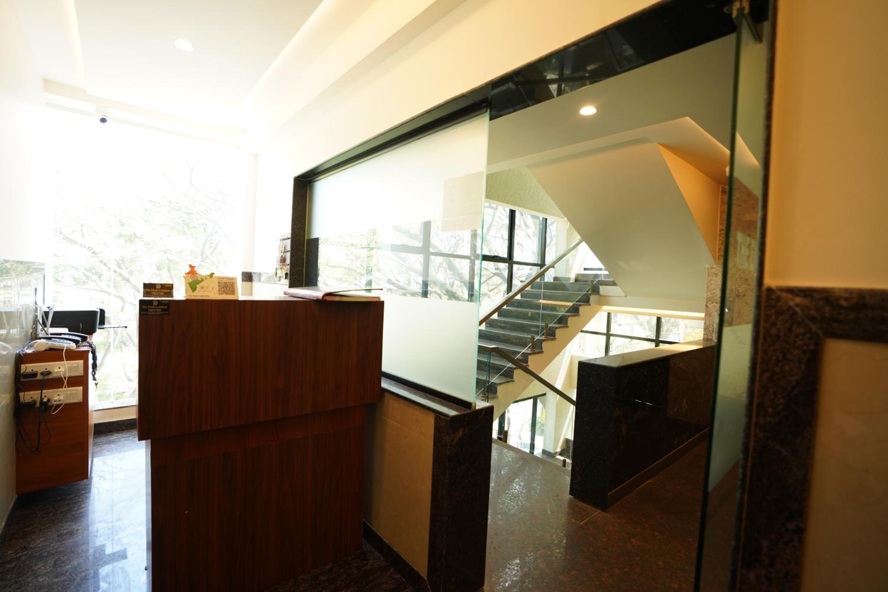 Deluxe Double Room with Balcony - Photo 19