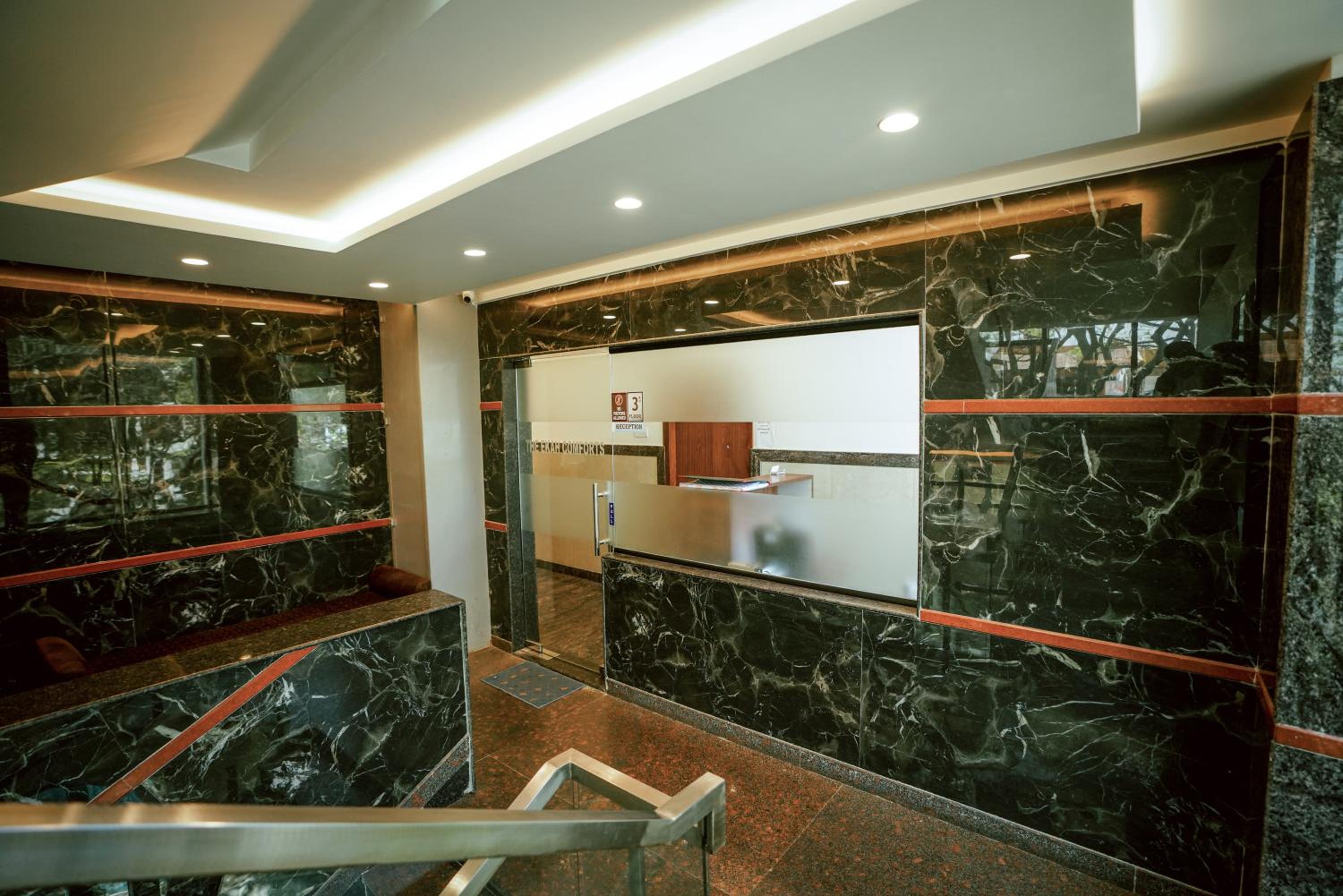 Deluxe Double Room with Balcony - Photo 15