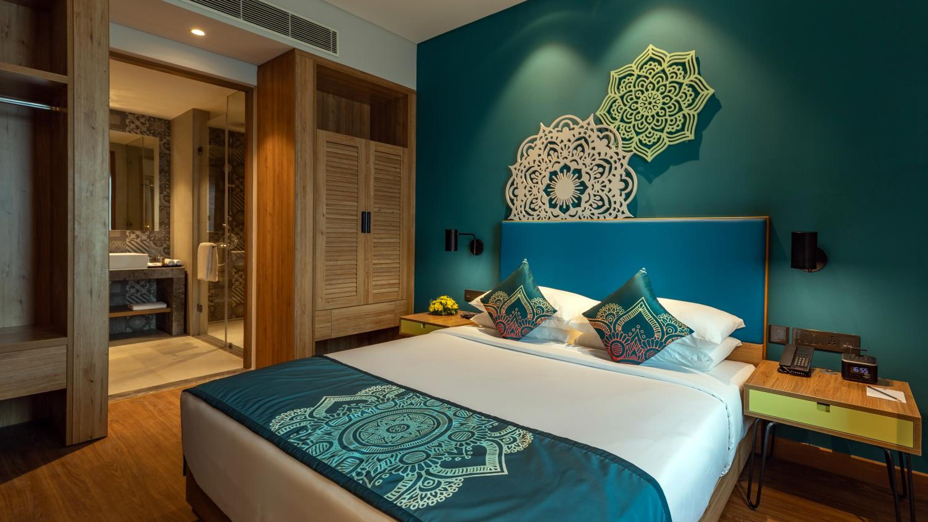 Executive Studio Suite - 15% Discount on Food & Beverages and Laundry, INR 500 SPA credit per room per stay