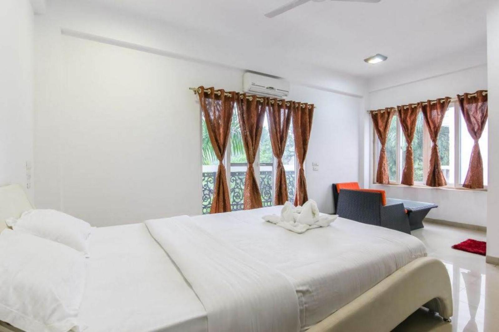 Villa photo 2