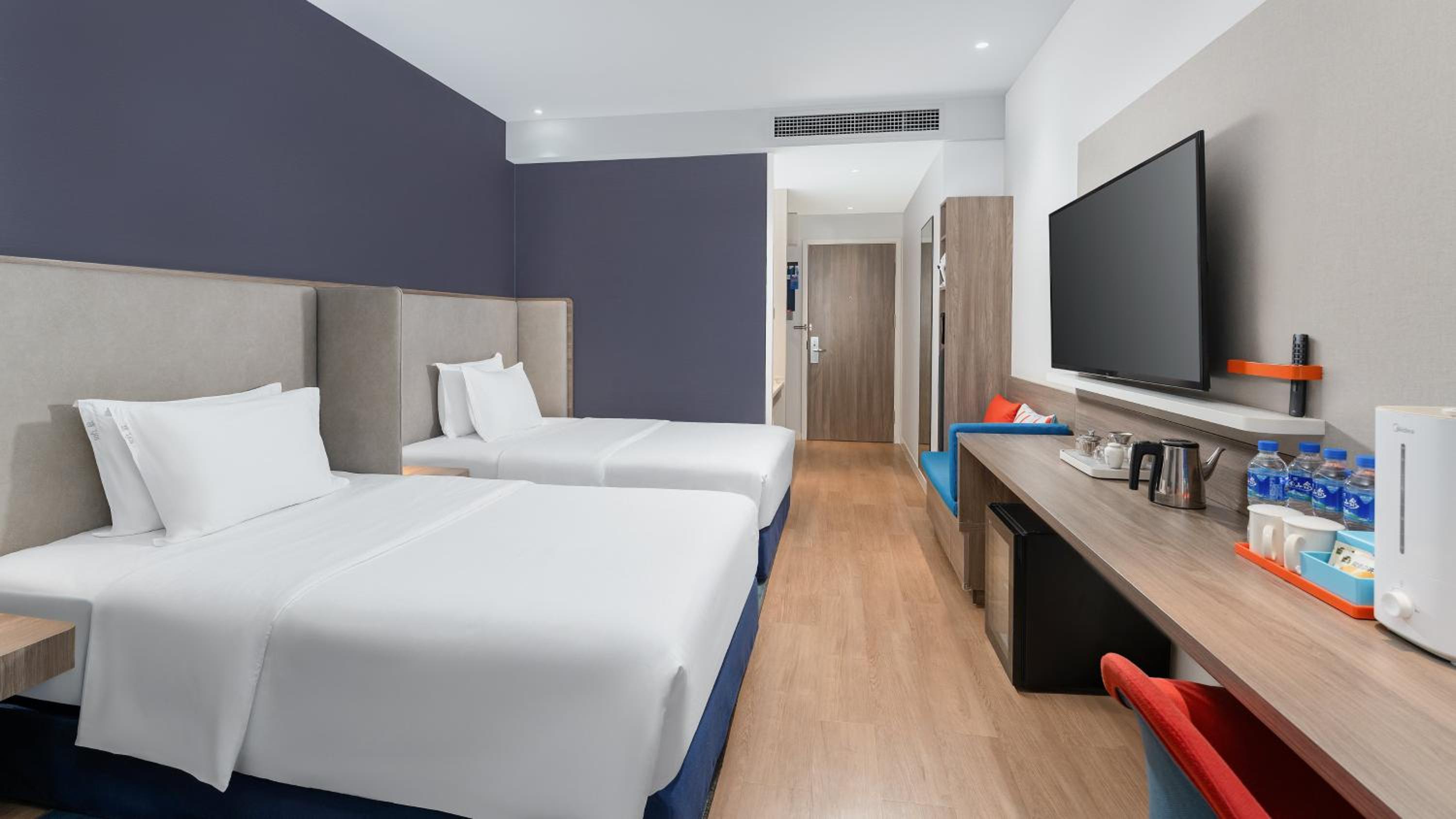 Standard Twin Room with City View - High Floor