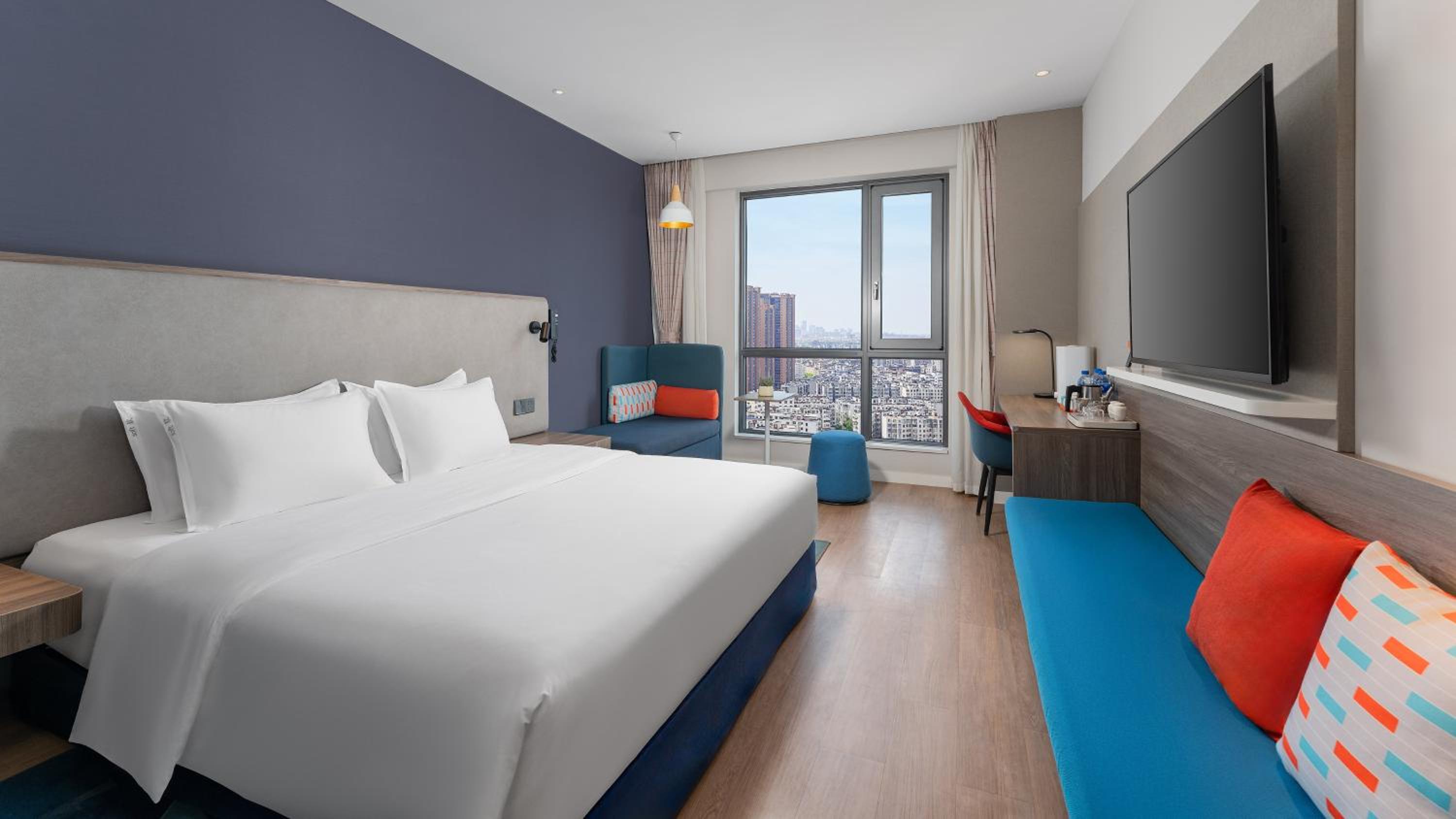 Standard King Room with City View - High Floor