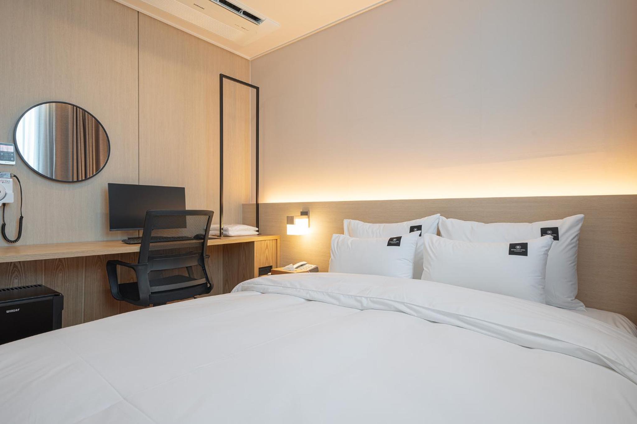 Standard Double Room - Photo 6