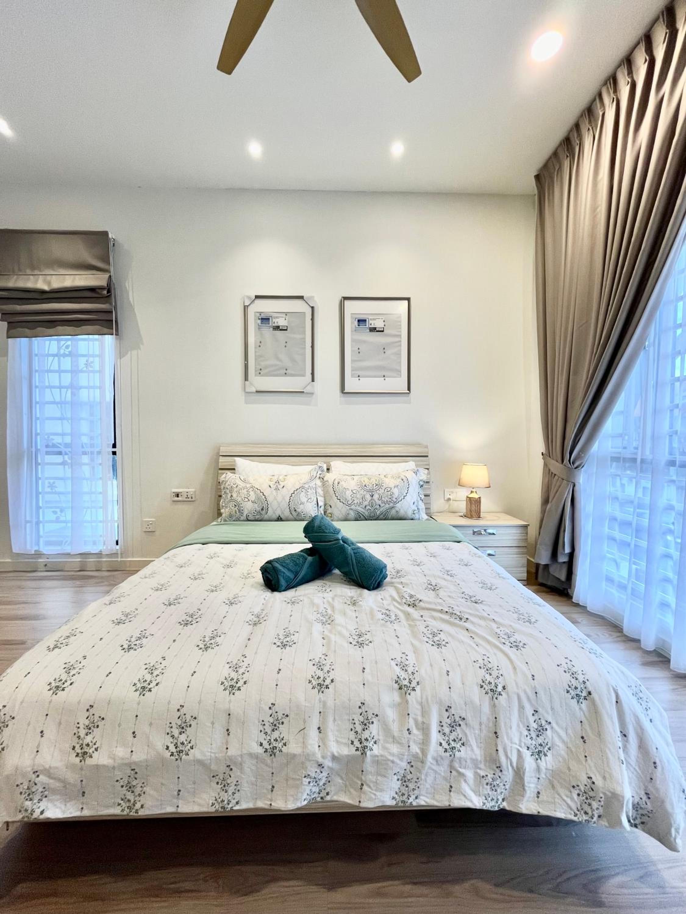 Four-Bedroom House photo 3