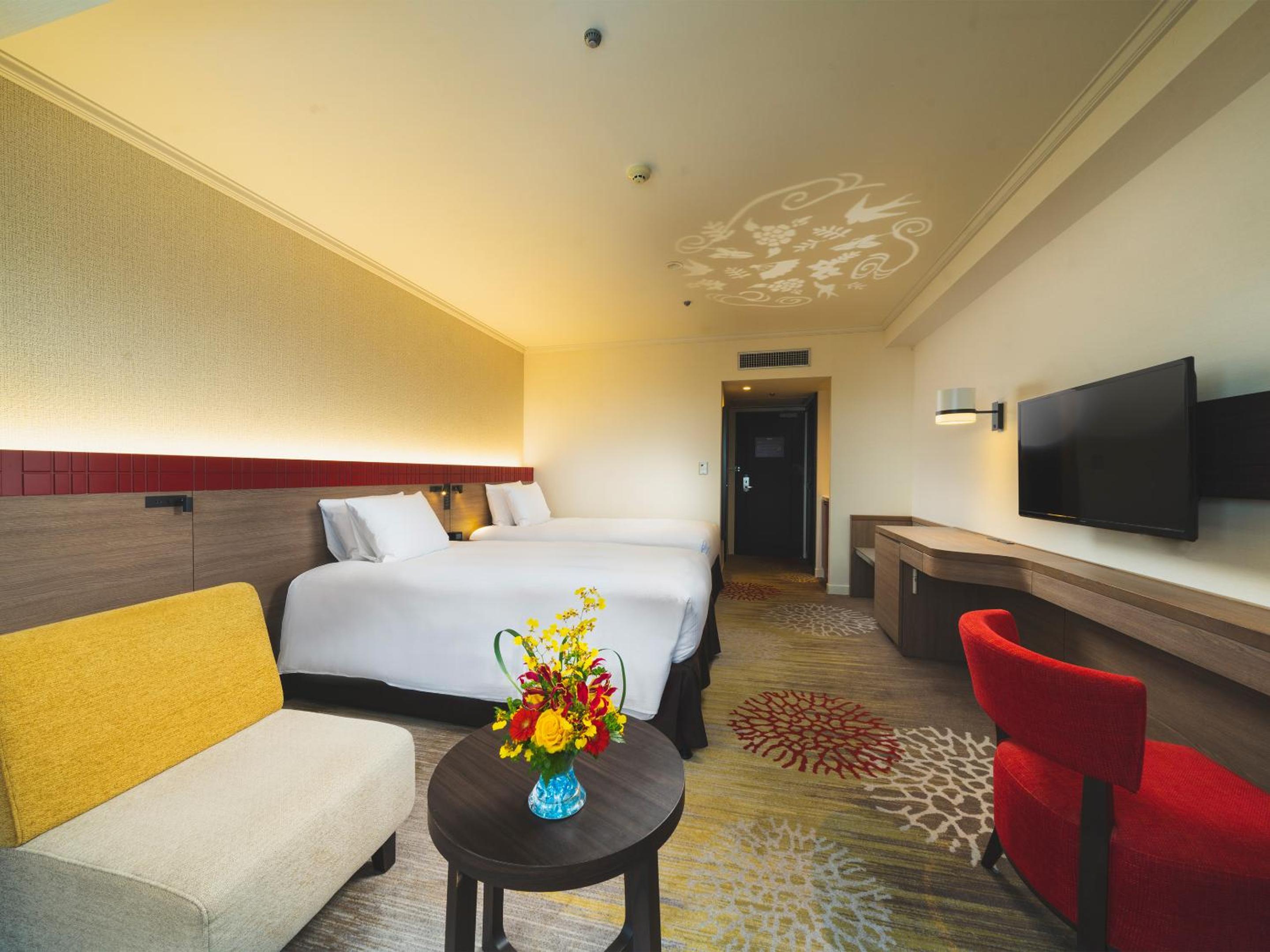 Premium Twin Room - Photo 3