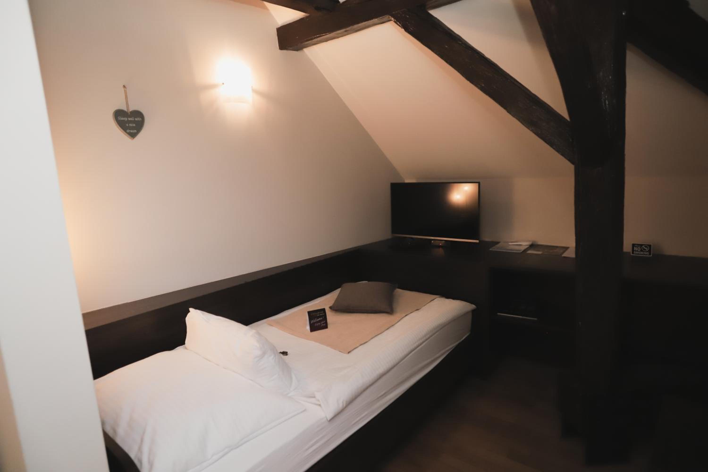 Single Room photo 2