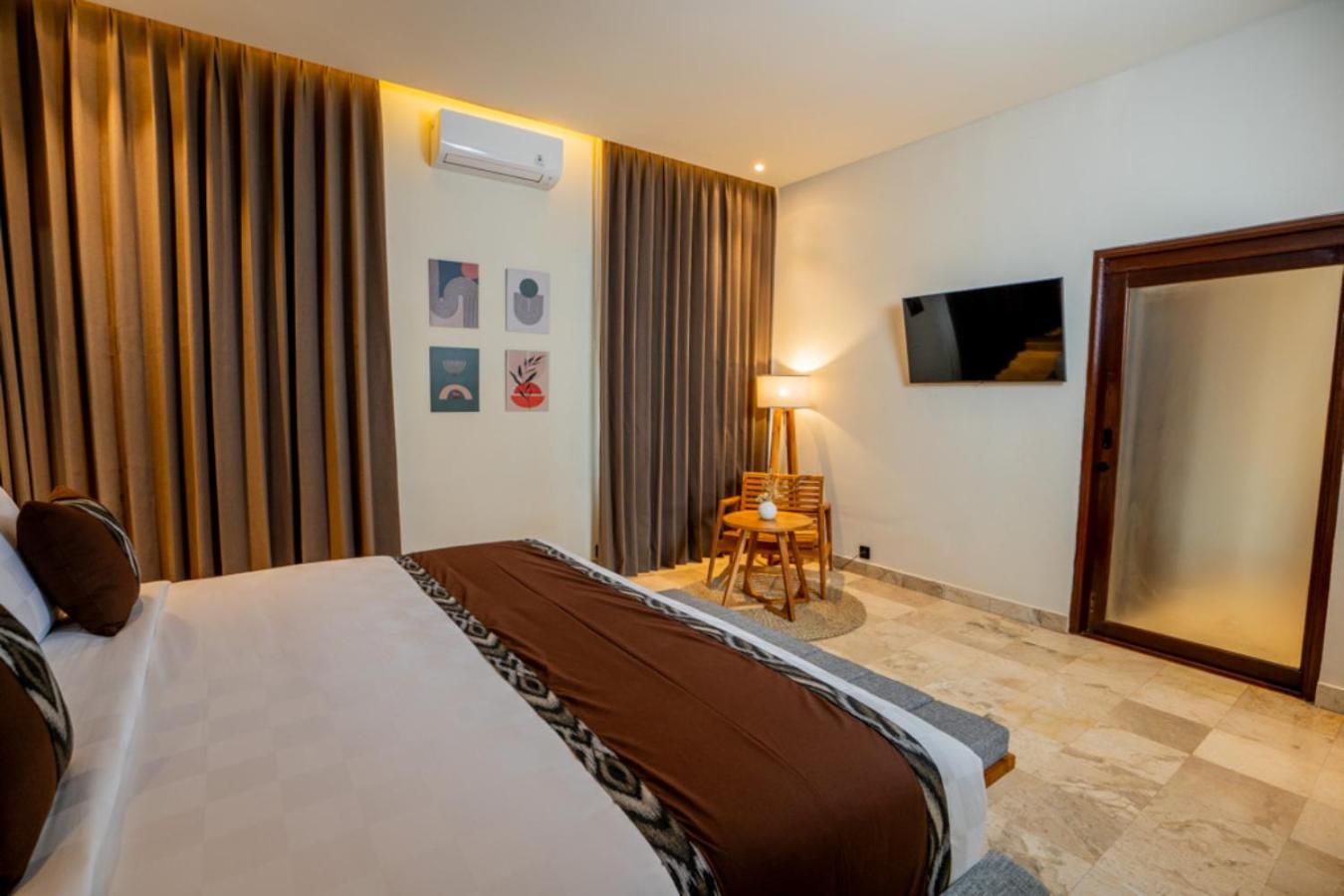 Deluxe Double or Twin Room with Pool View