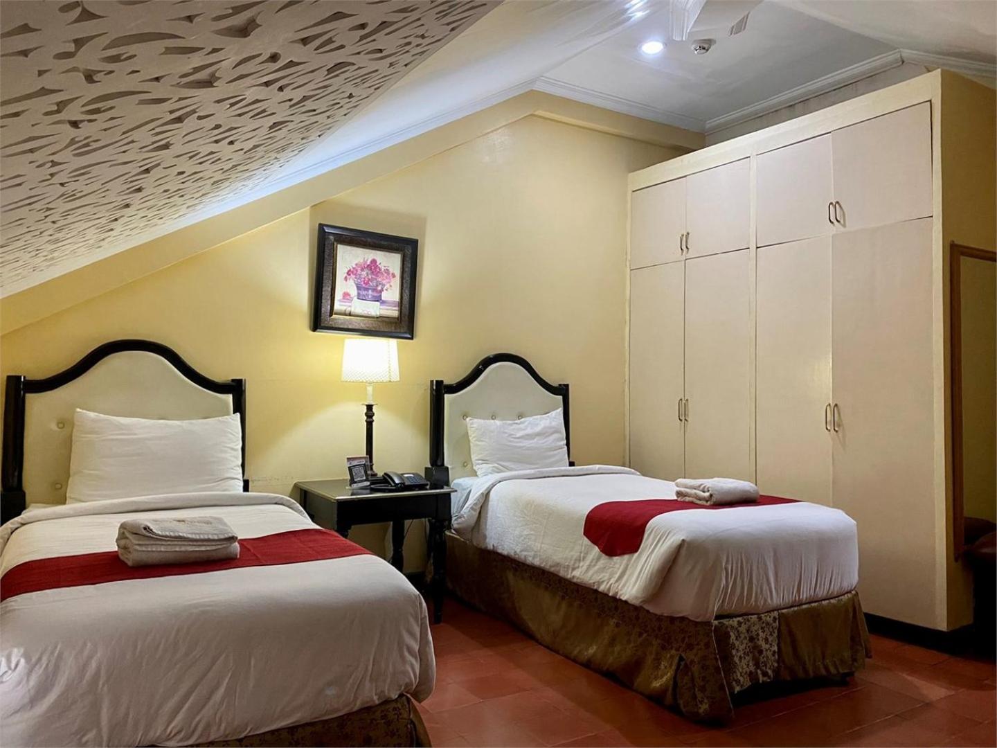 Standard Twin Room - Photo 2