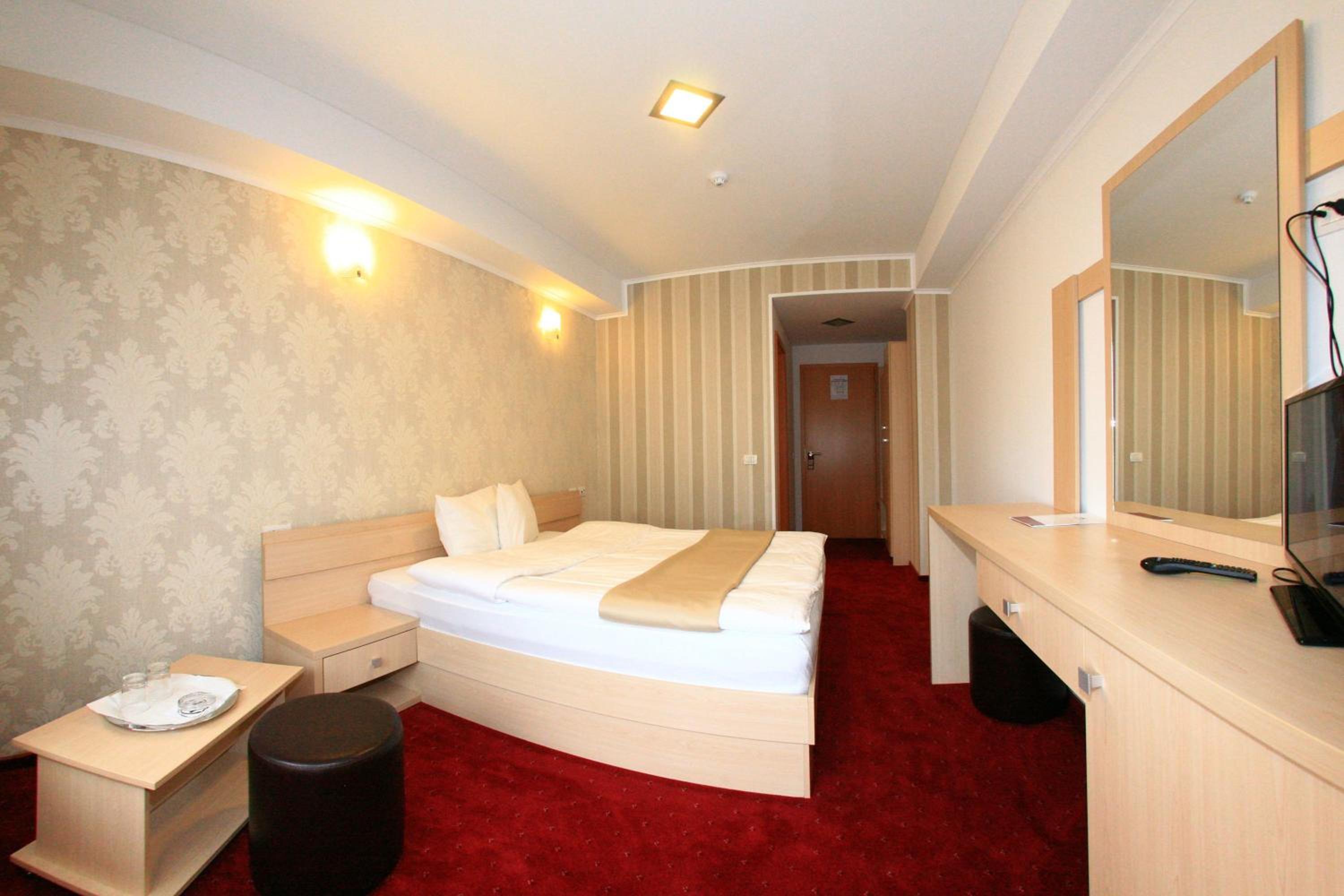 Double room without view - Photo 1