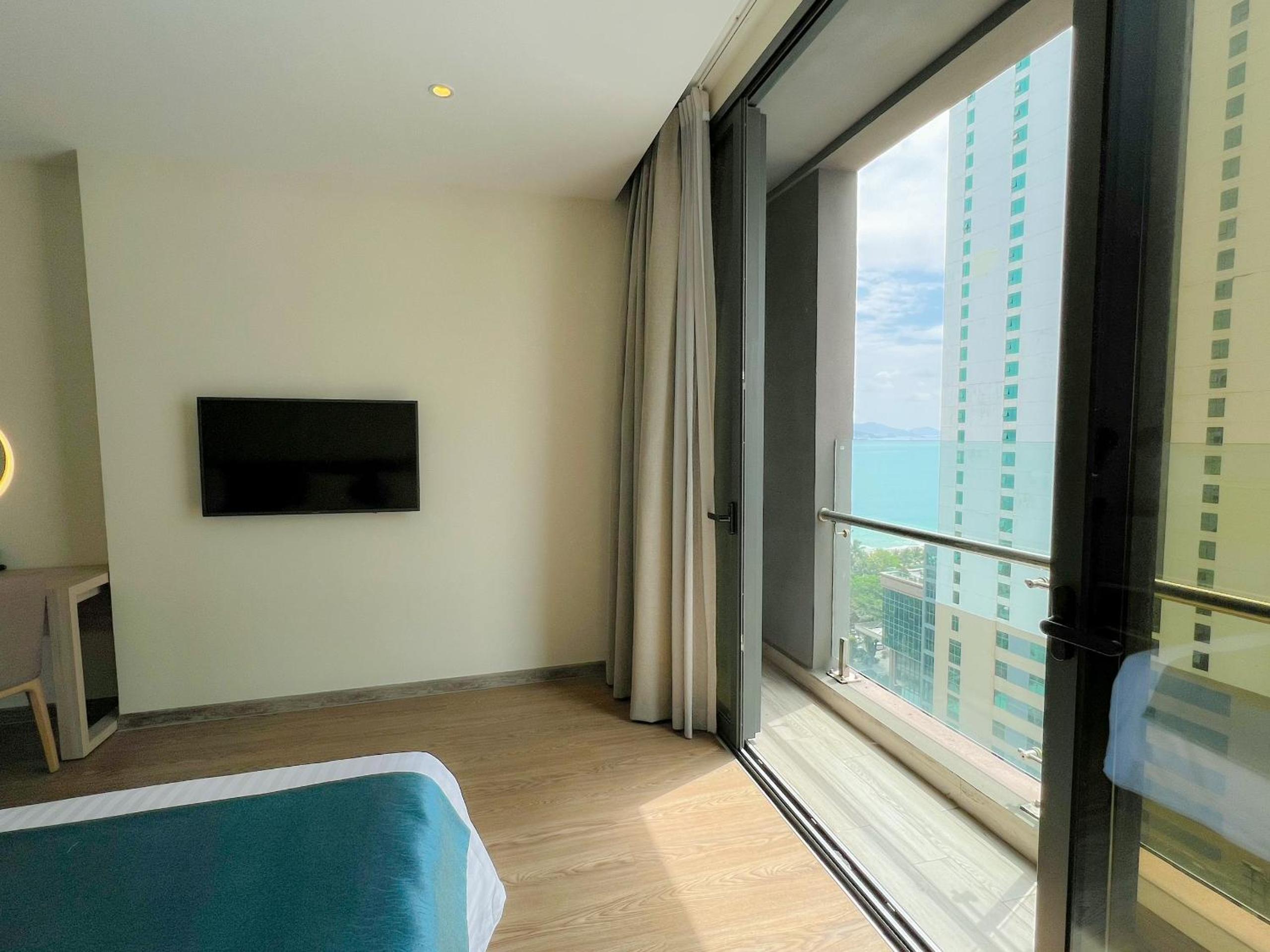 Triple Room with Balcony - Photo 2