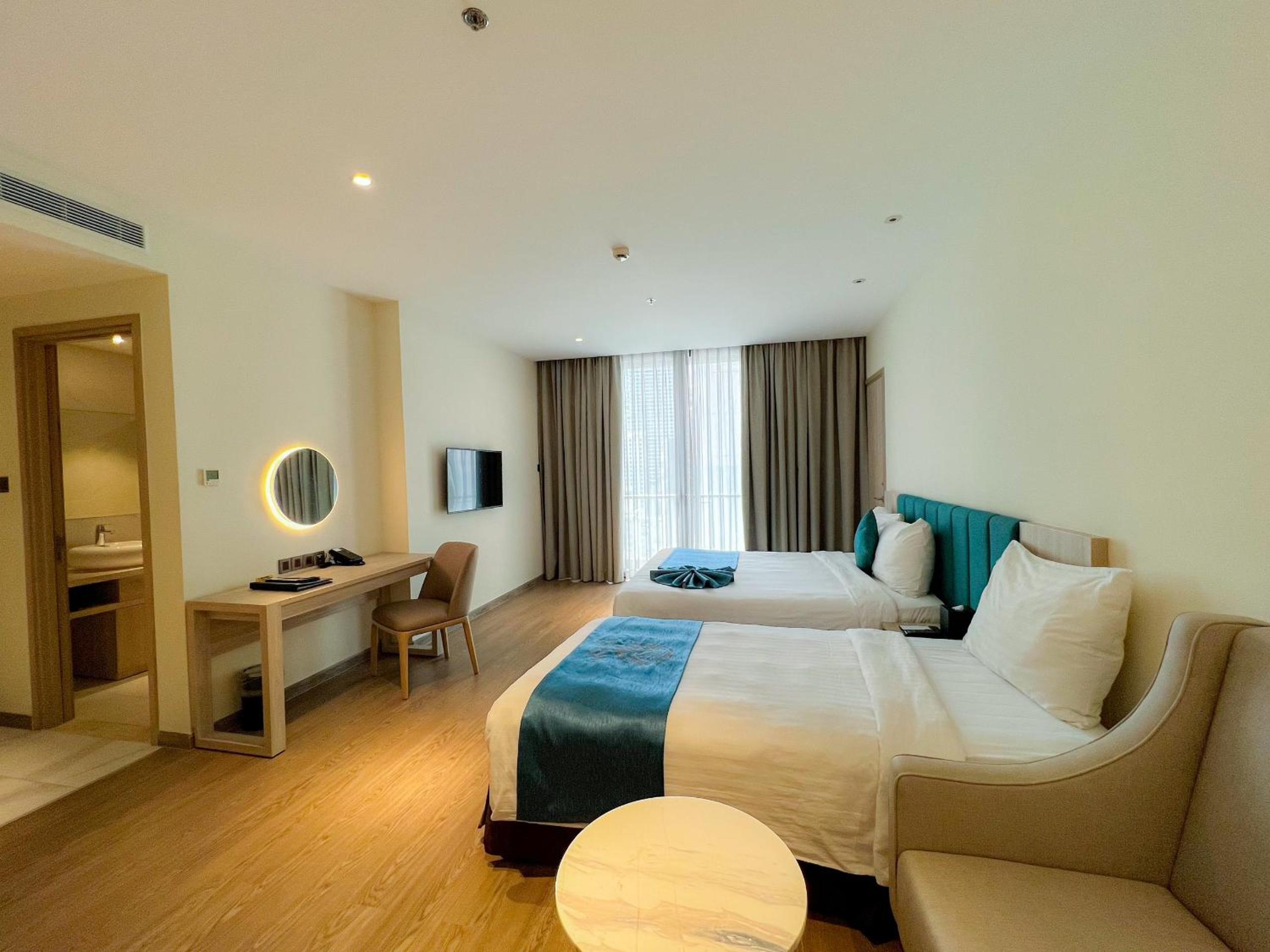 Triple Room with Balcony - Photo 9