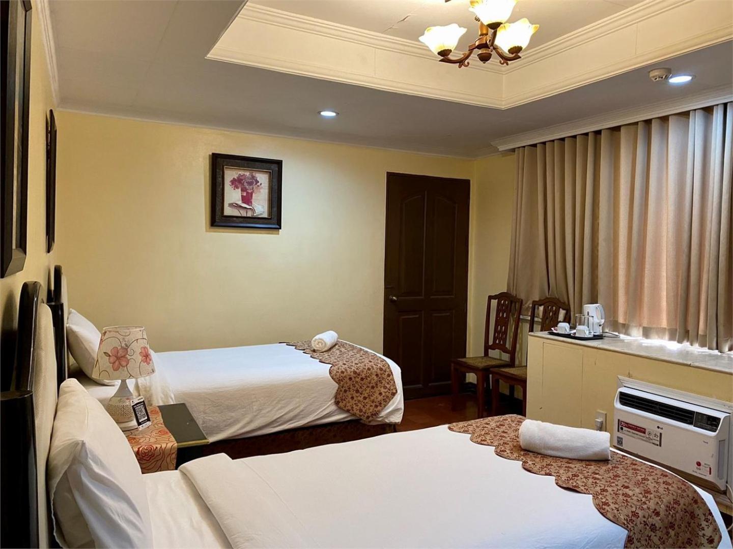 Executive Twin Room - Photo 2