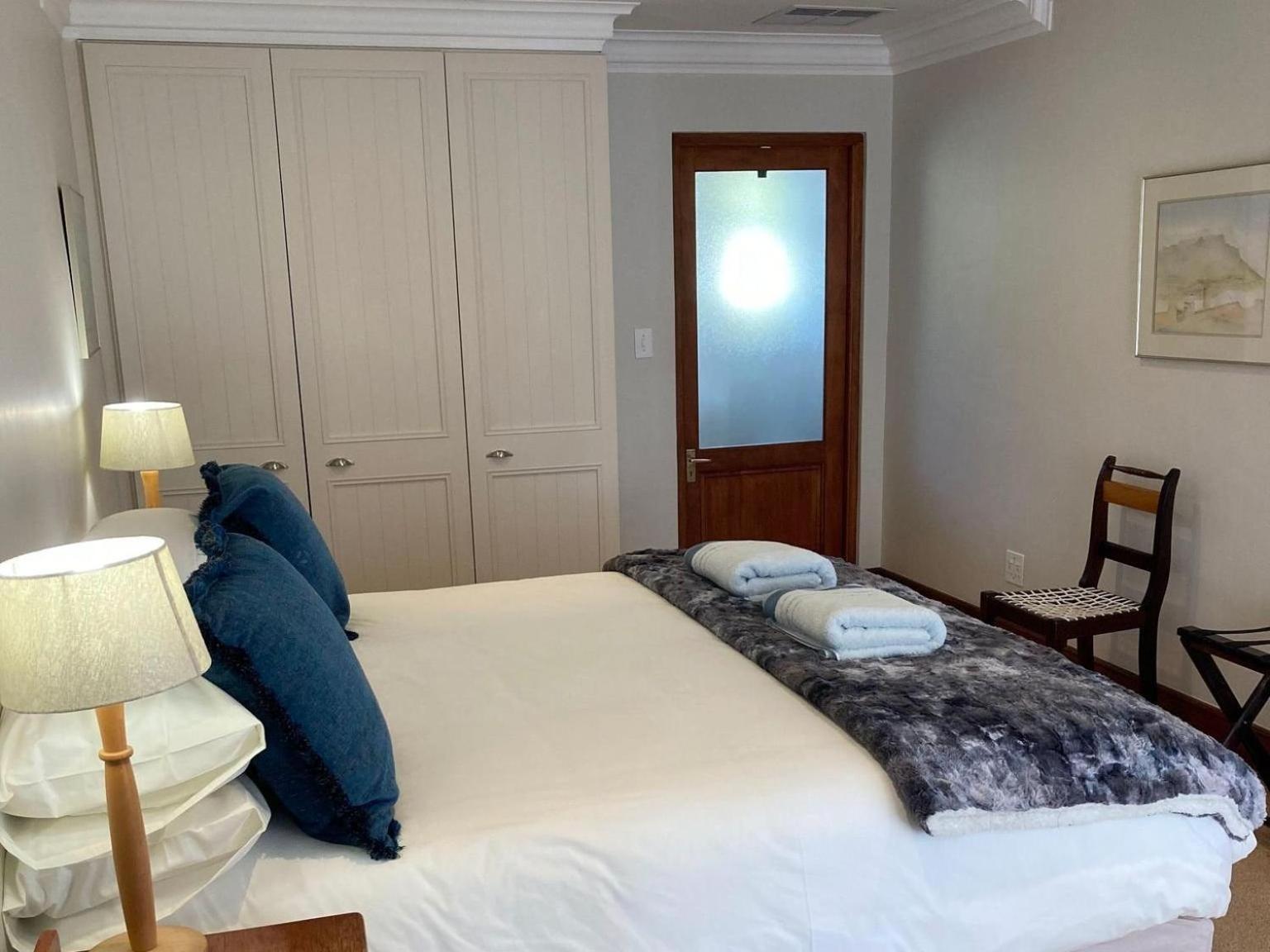 Standard King Room photo 3