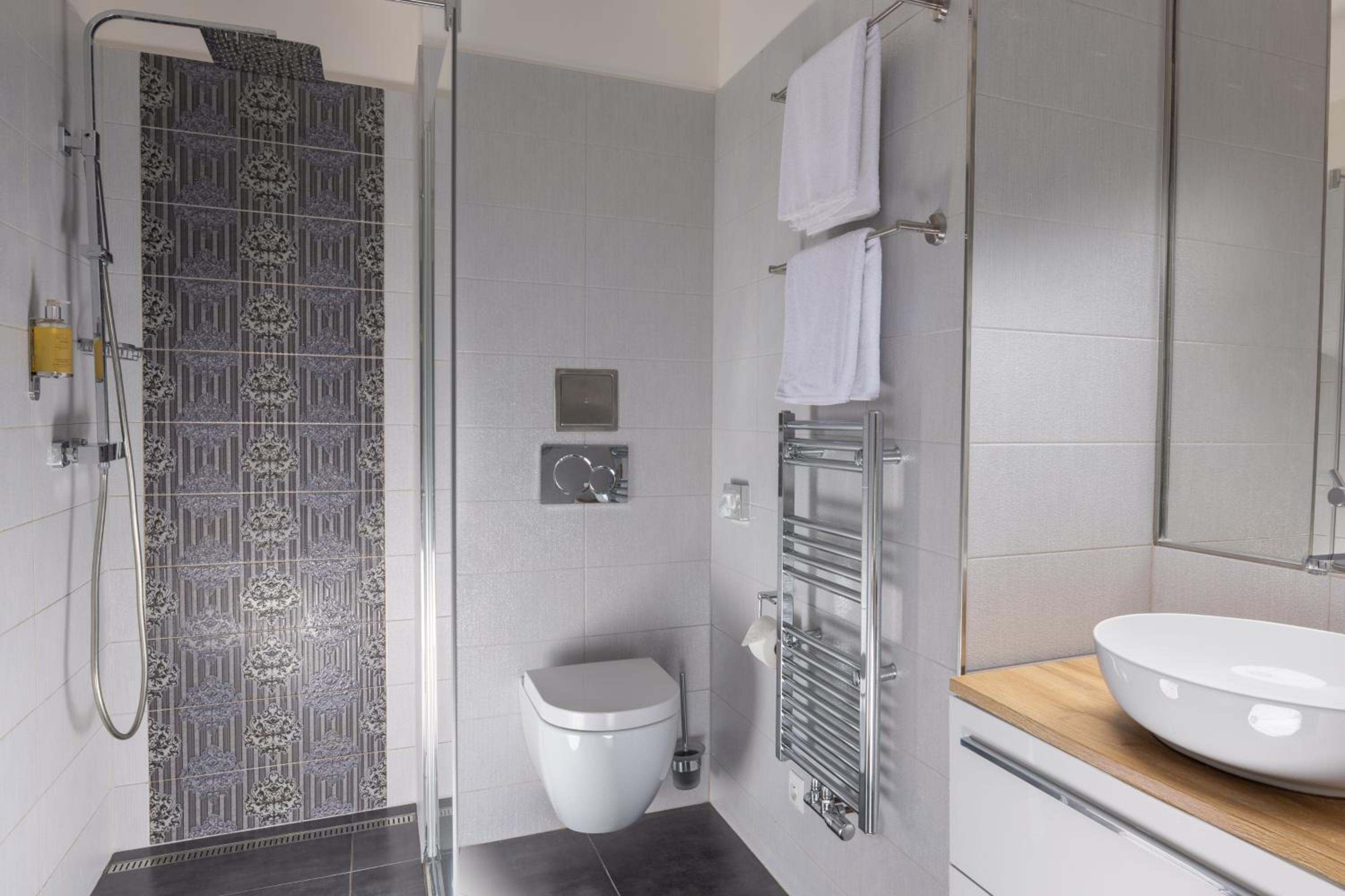 Two-Bedroom Apartment (4 Adults)