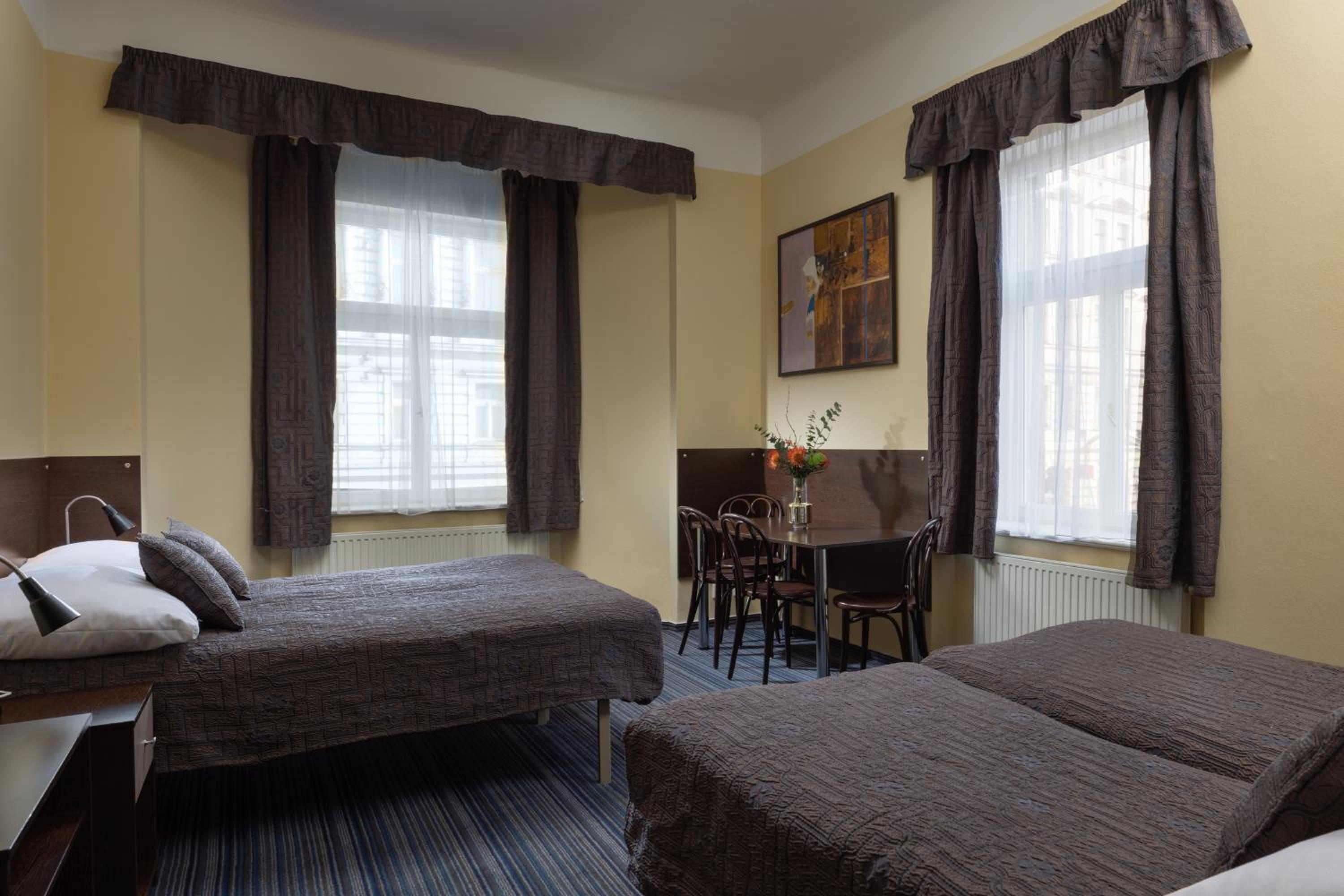 Two-Bedroom Apartment (5 Adults) thumbnail 5