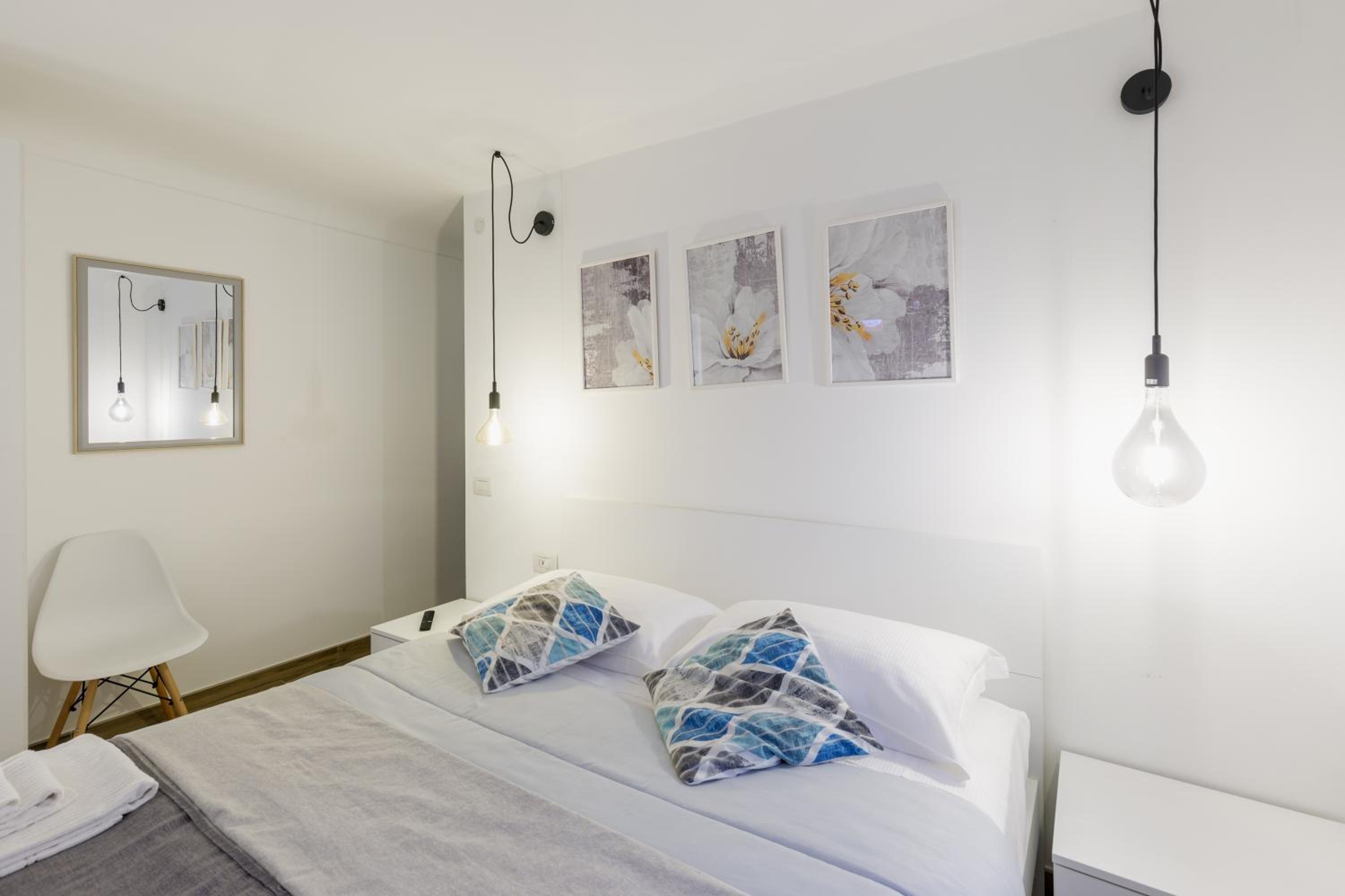 Deluxe Double Room (2 Adults + 1 Child) photo 1