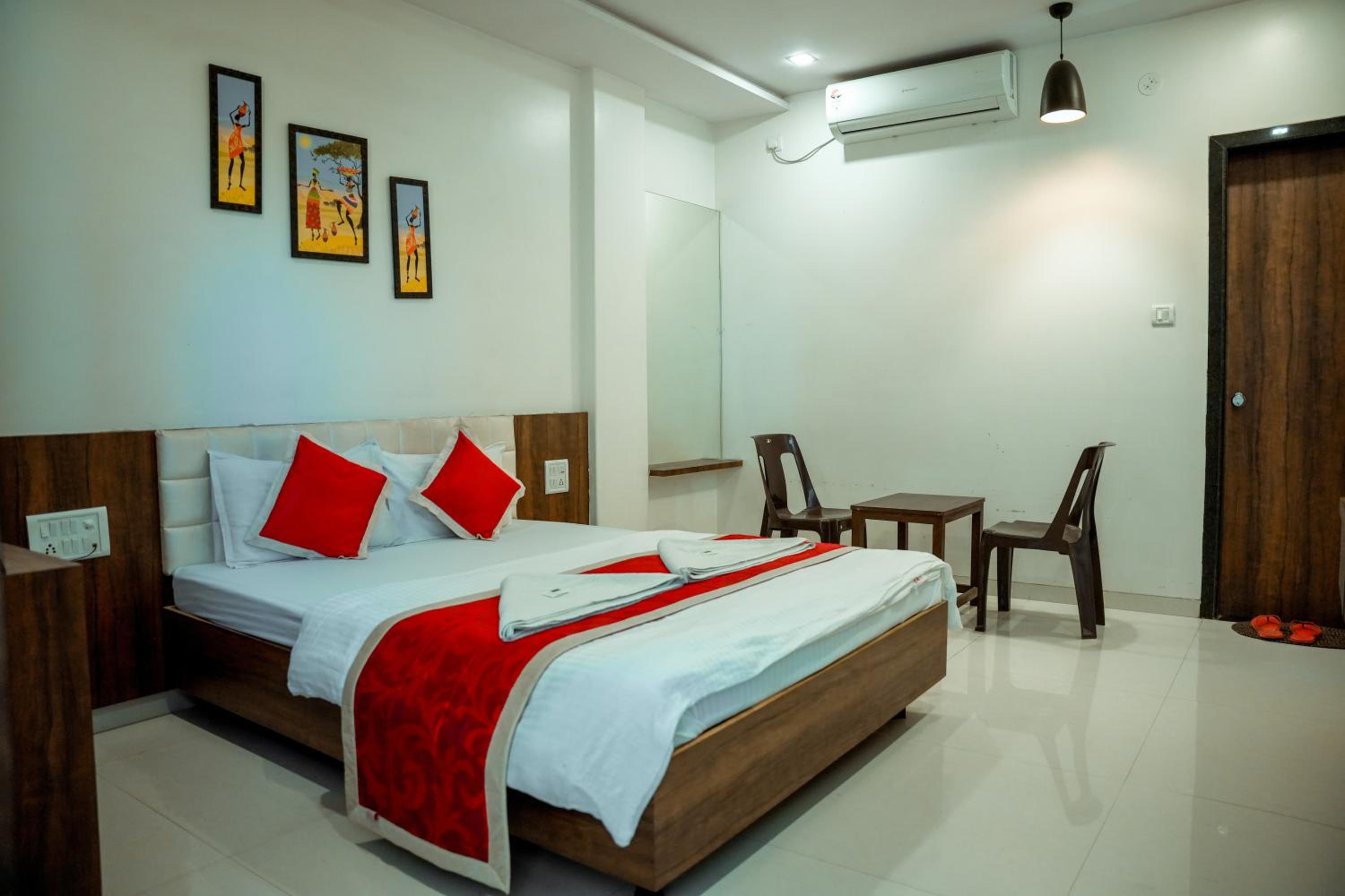Super Deluxe Double Room - Photo 3