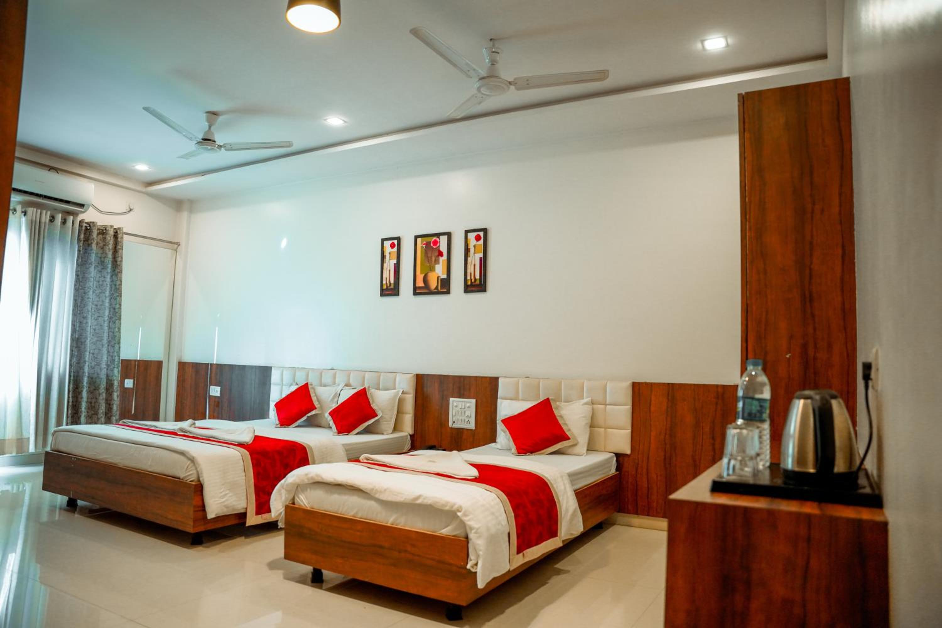 Deluxe Triple Room - Photo 1