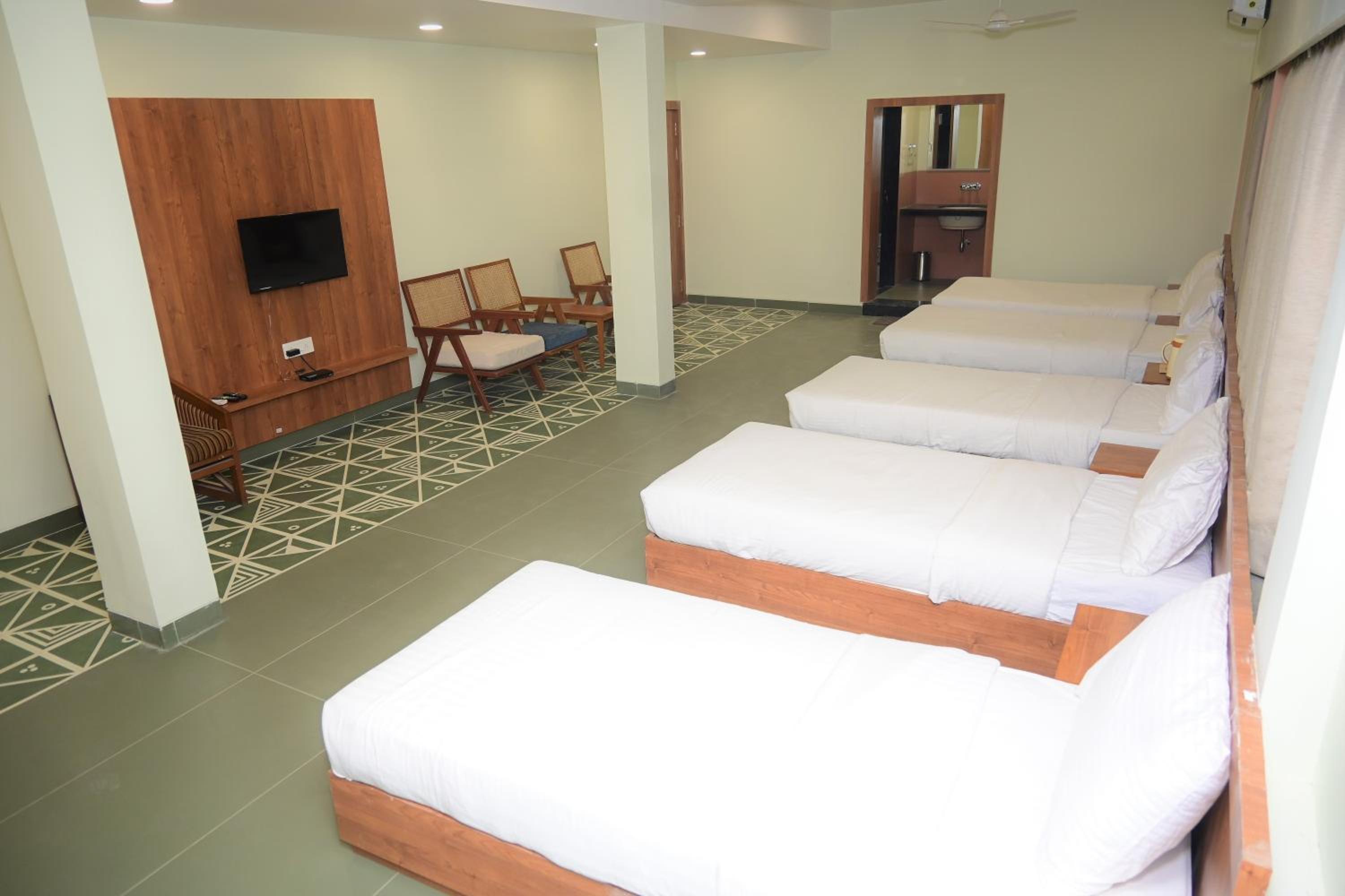 Deluxe Family Room