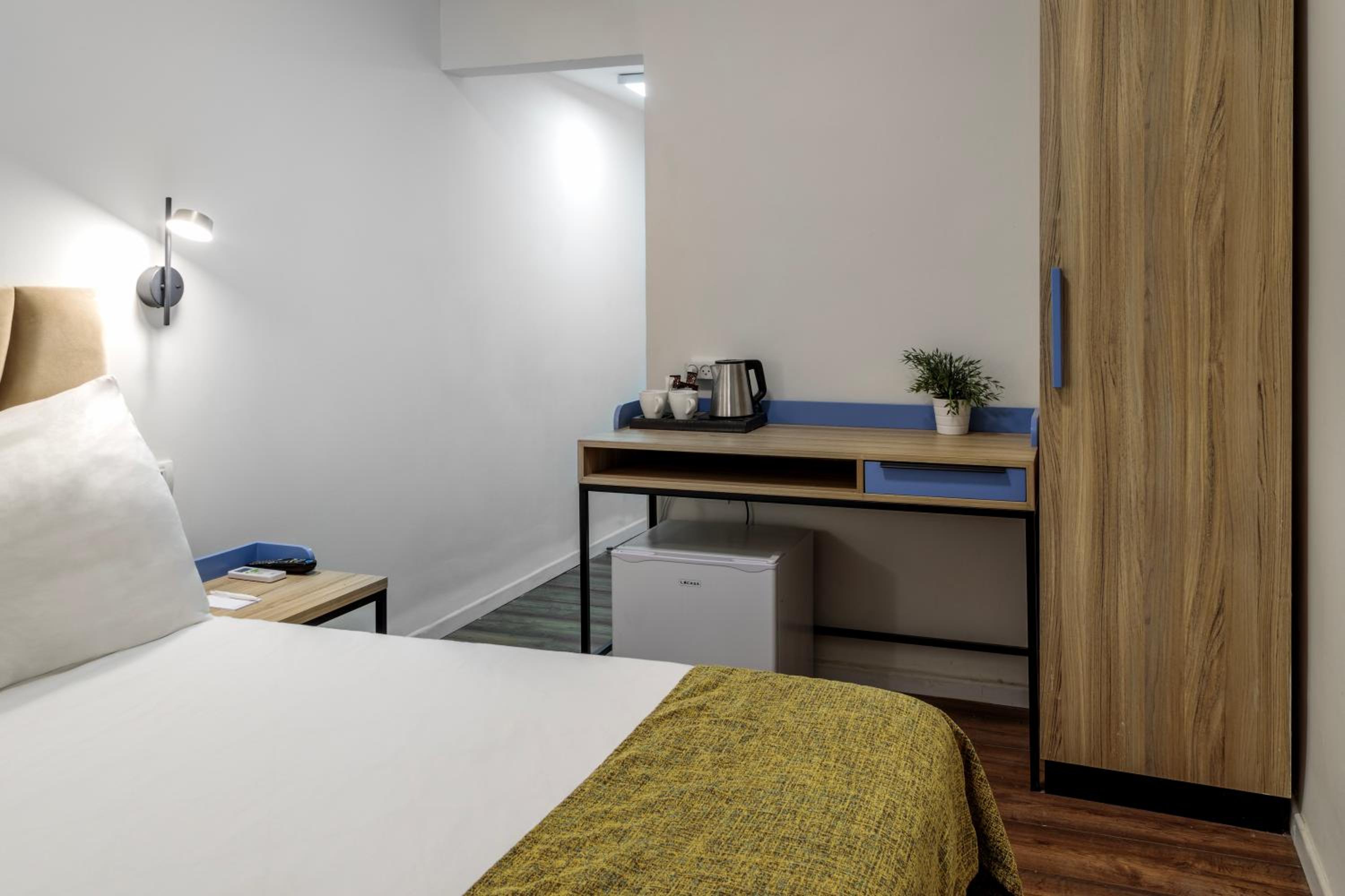 Small Double Room - Photo 2