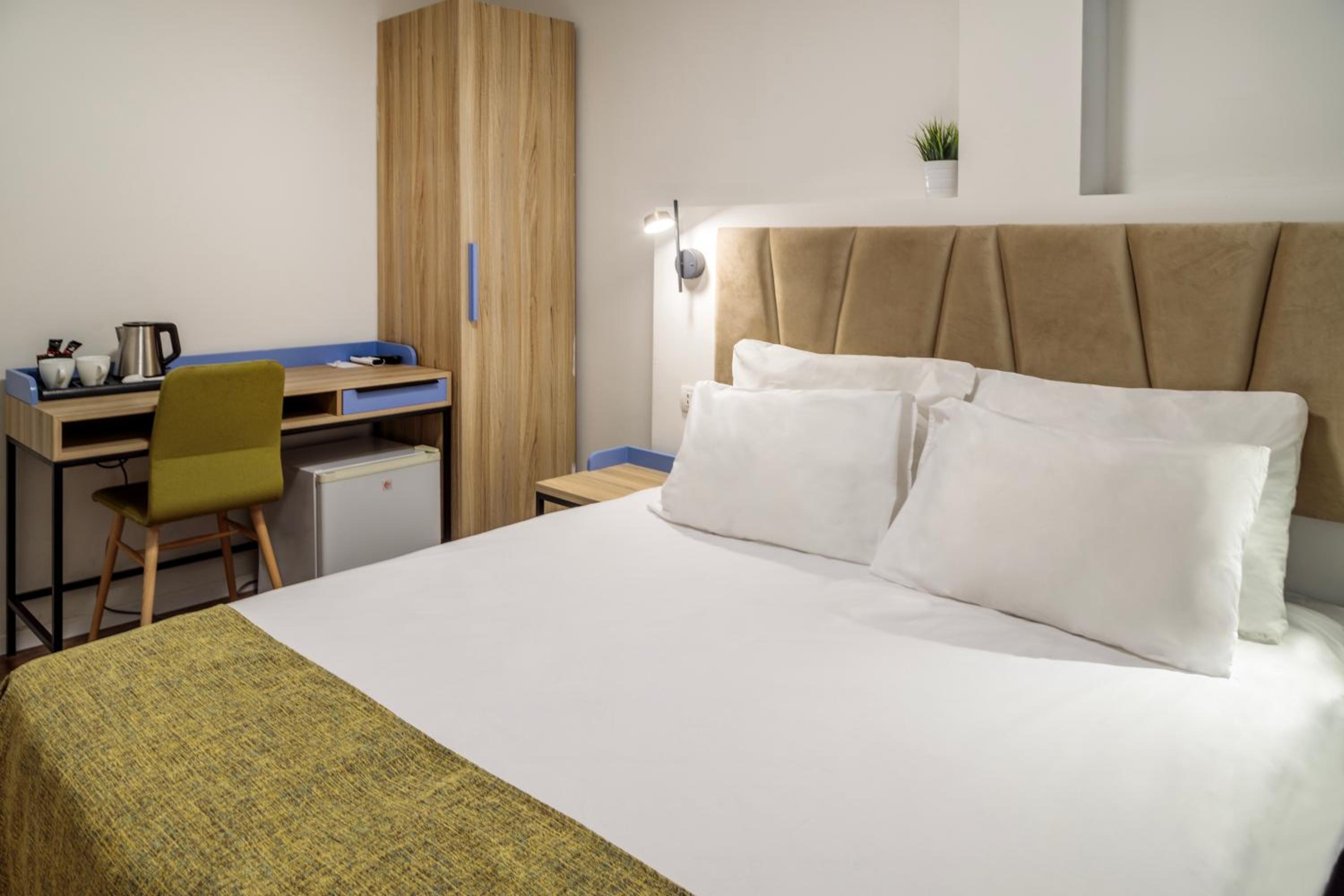 Small Double Room - Photo 3