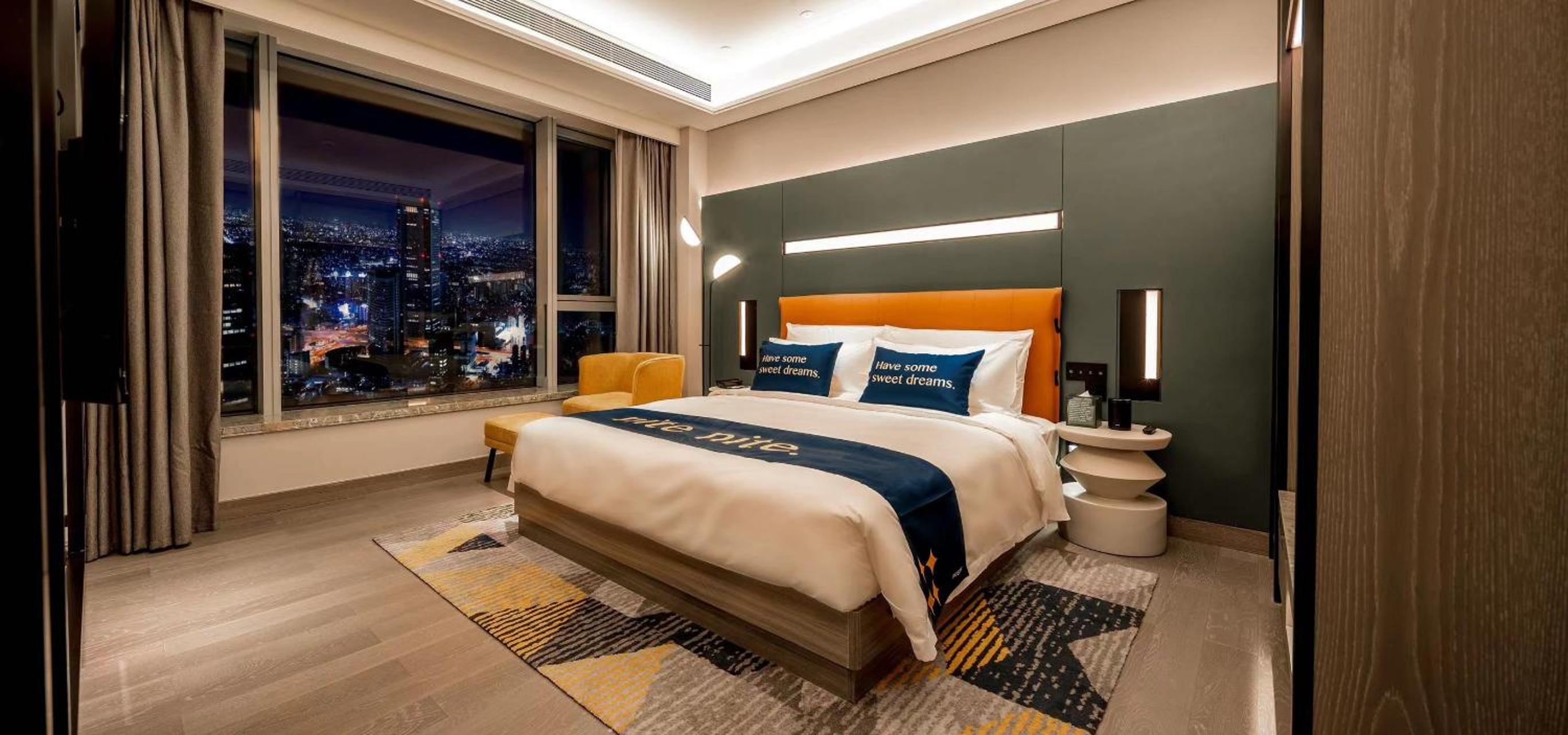 Deluxe Suite