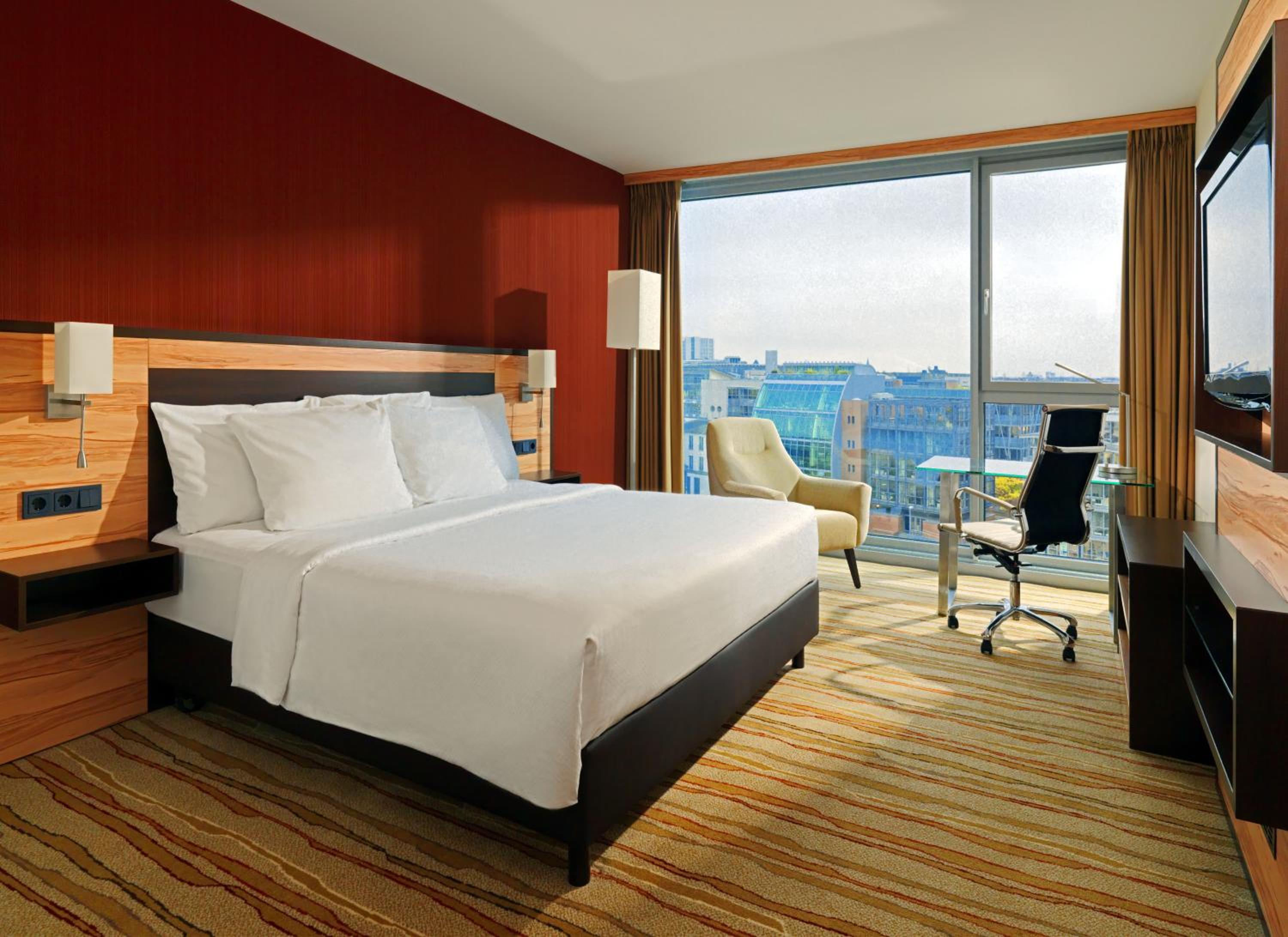 Standard King Room with Harbor View