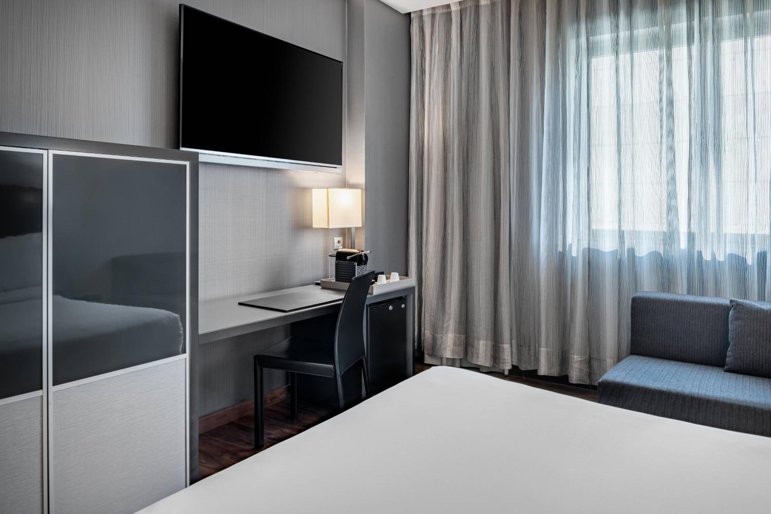 Standard Plus Queen Room