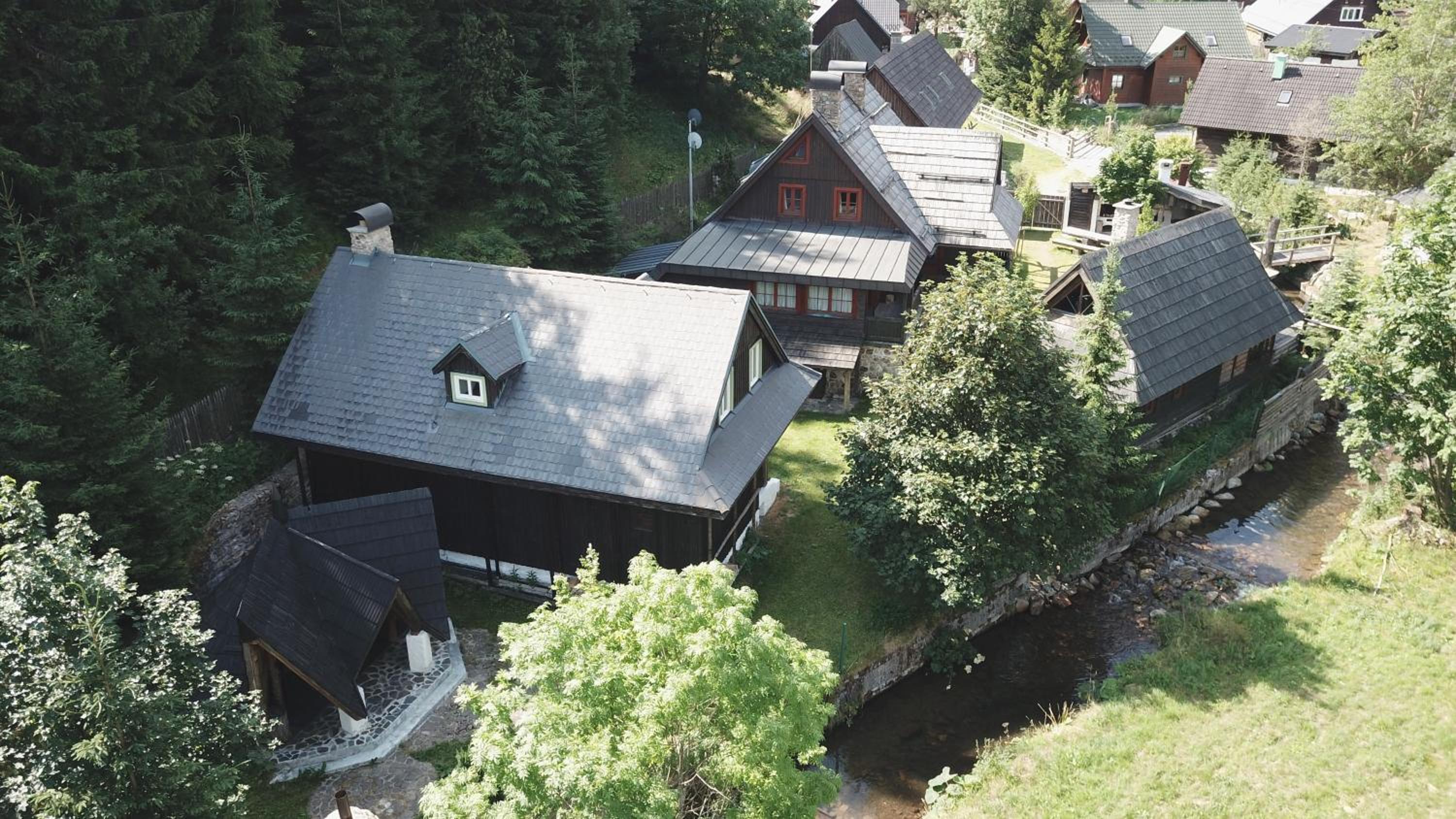 Three-Bedroom Chalet photo 1