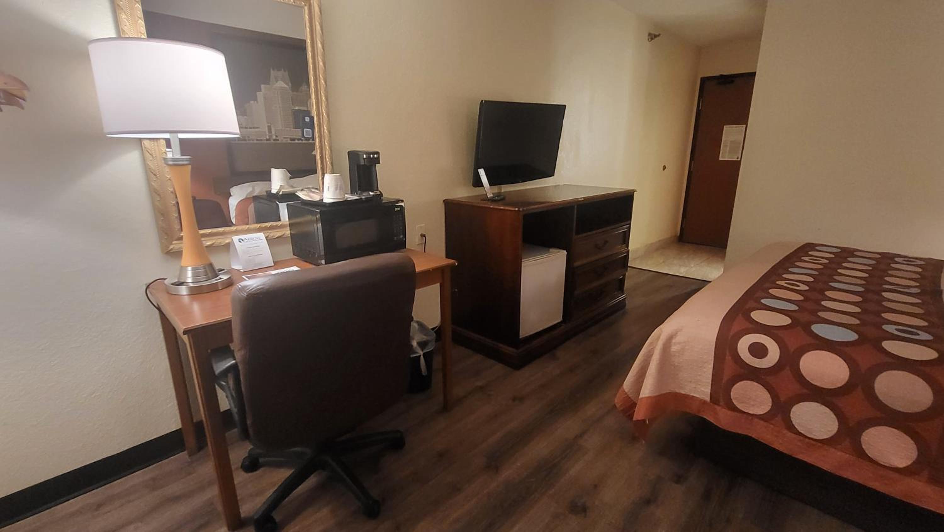 King Room - Pet Friendly/Non-Smoking