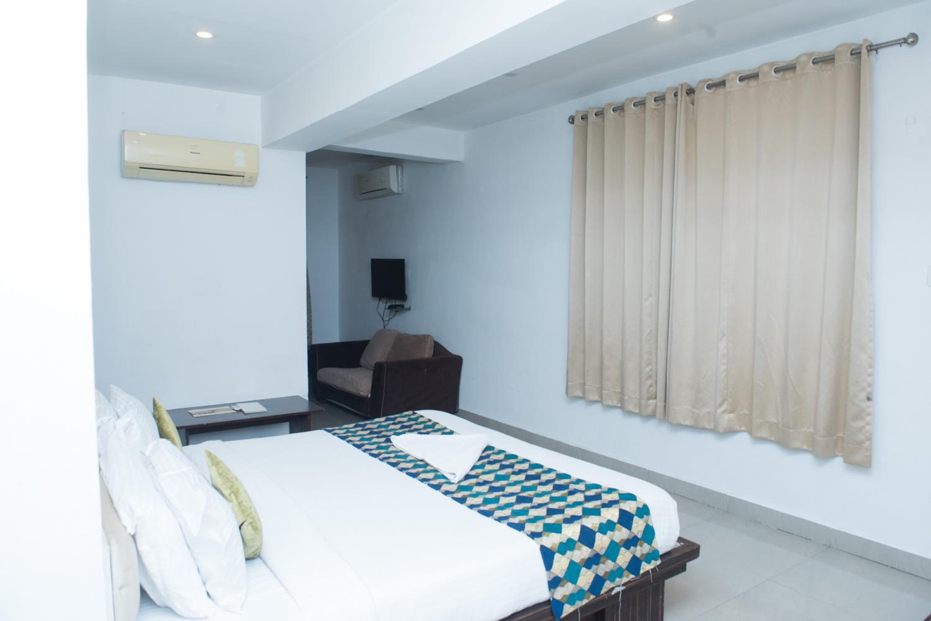 Quadruple Room - Photo 2