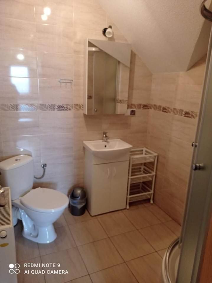 Quadruple Room with Bathroom - Photo 3