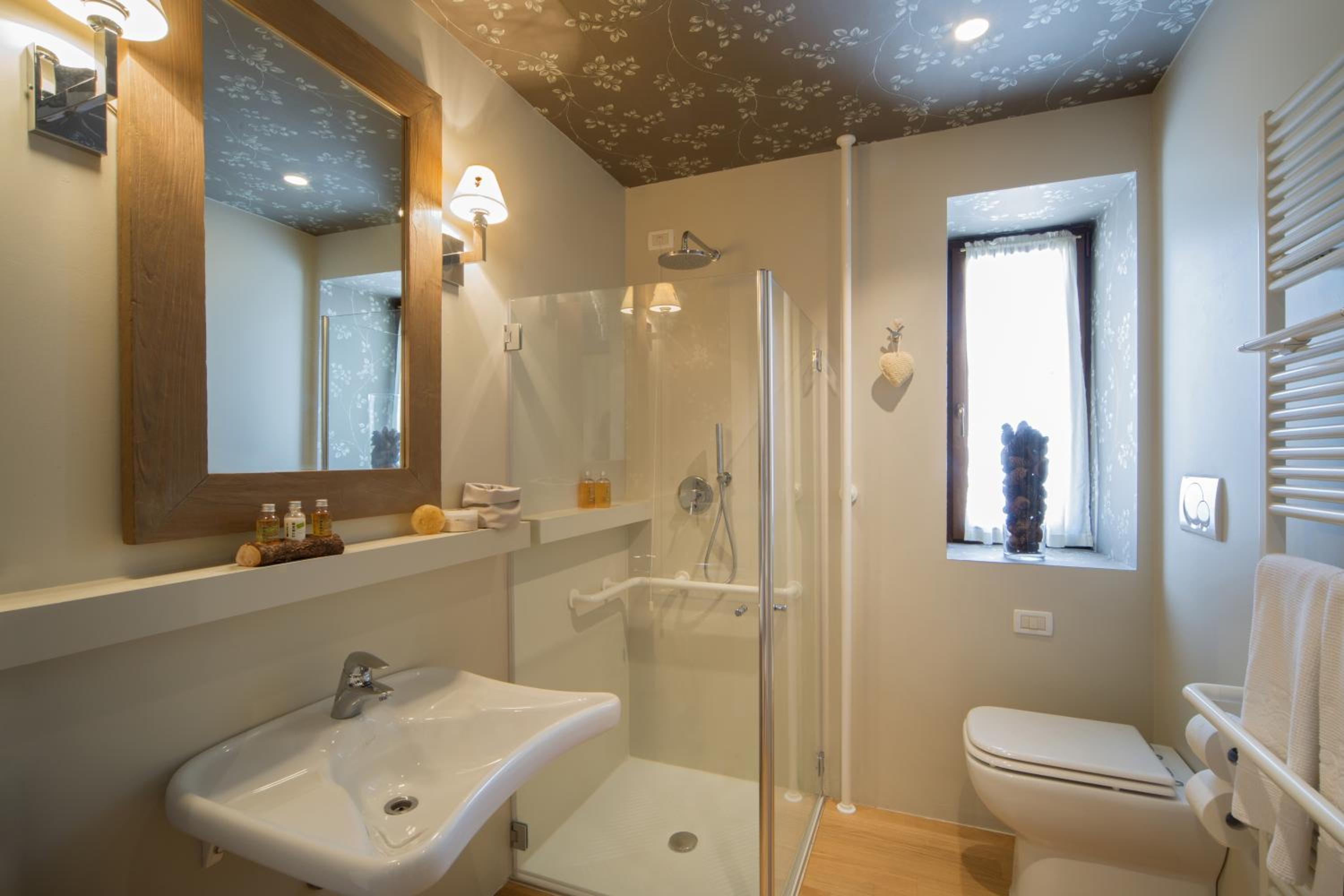 Double or Twin Room - Photo 3