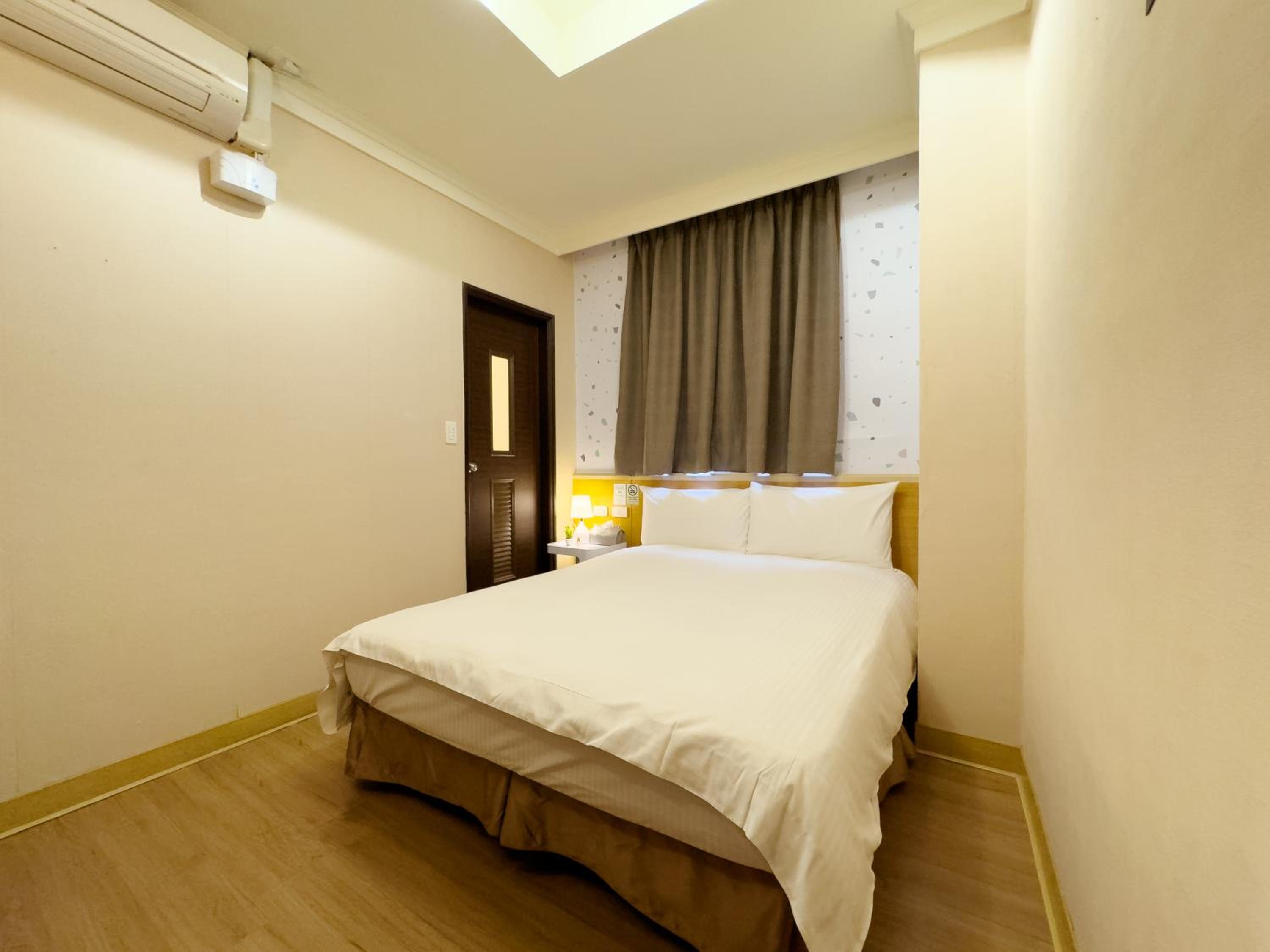 Standard Double Room photo 3