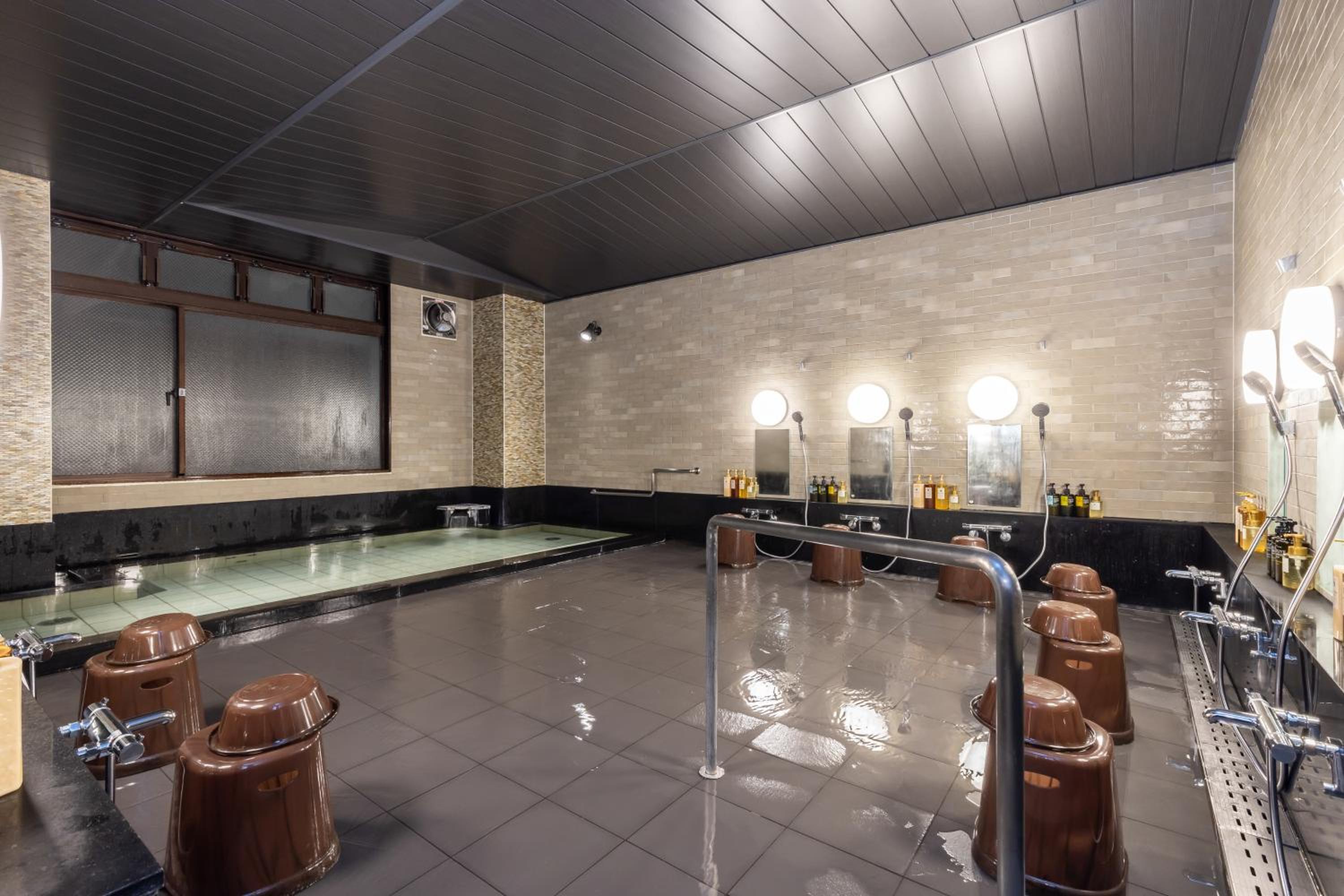Standard Twin Room - Main Building - Non-Smoking - Photo 9