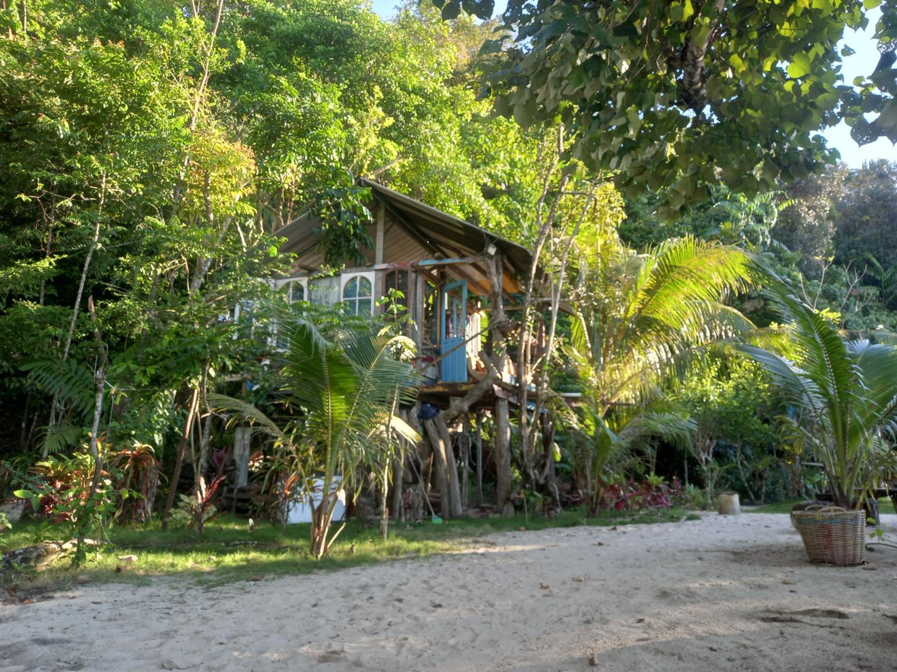 Bungalow - Beach Front - Photo 2