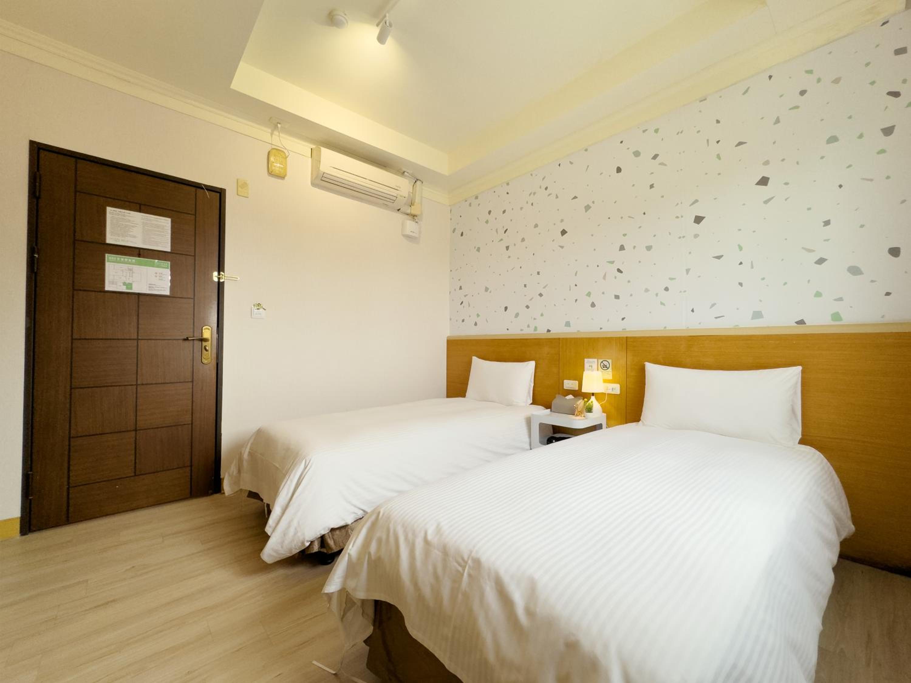 Superior Twin Room photo 2