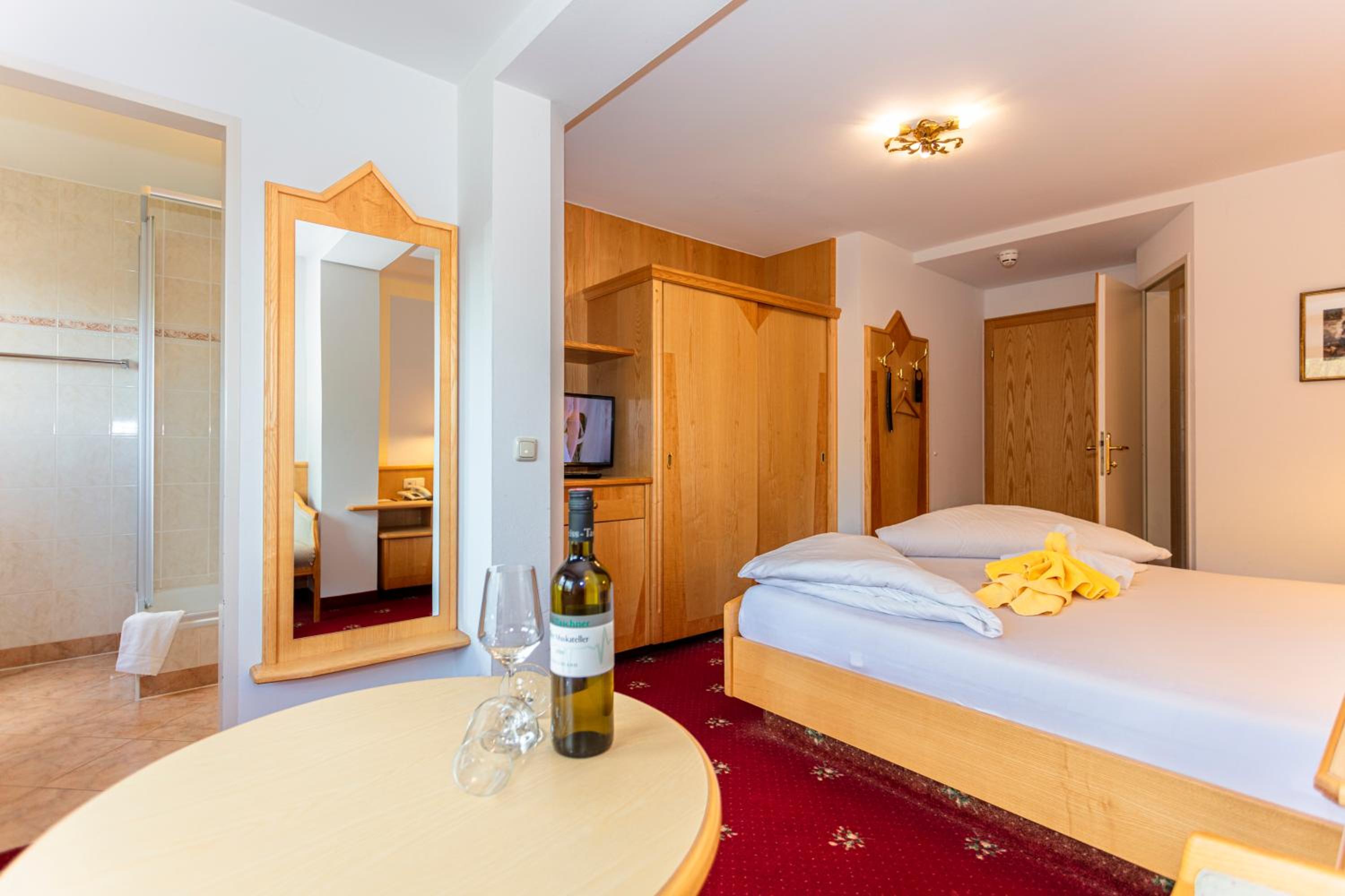 Classic Triple Room photo 1
