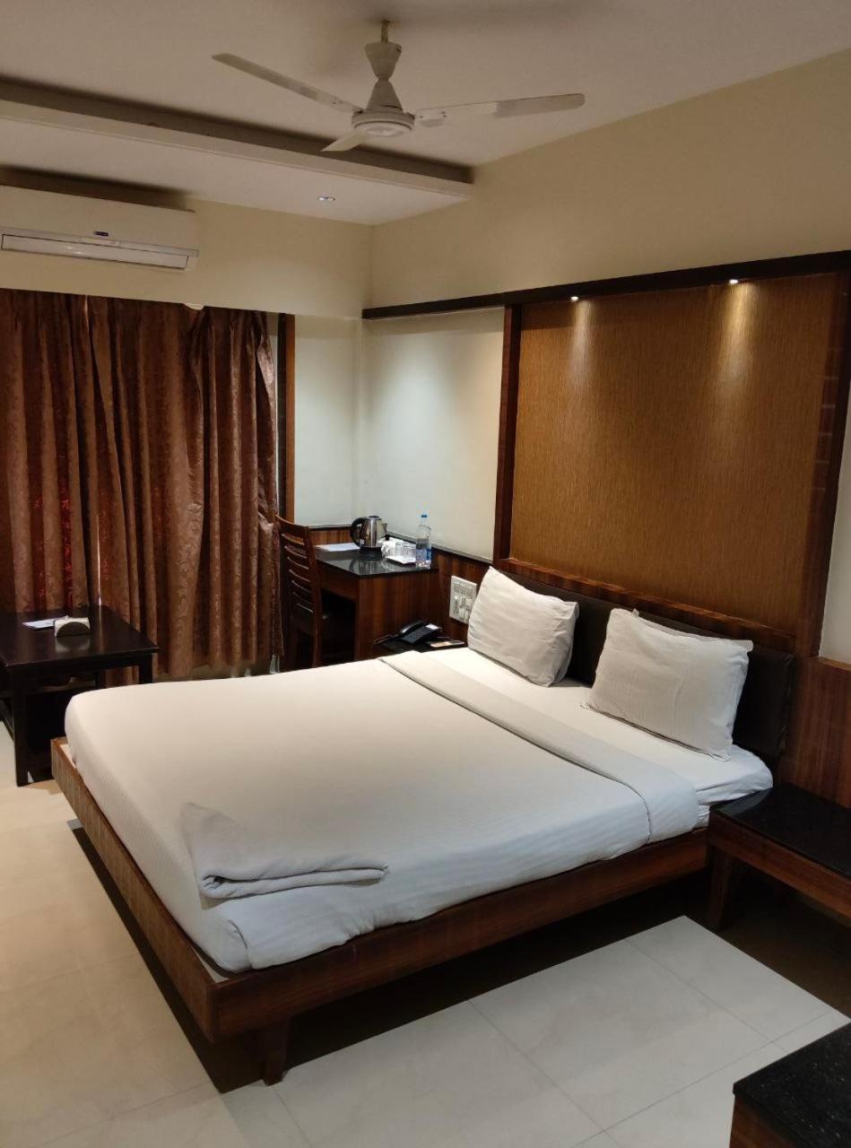 Standard Queen Room photo 1