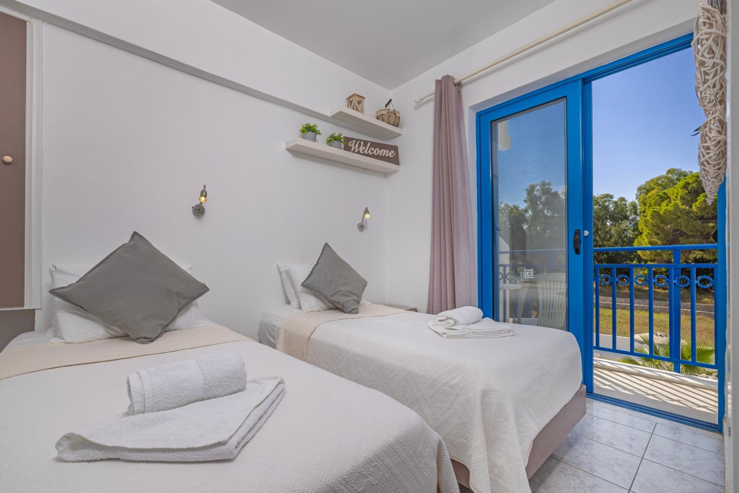 Double or Twin Room - Photo 2