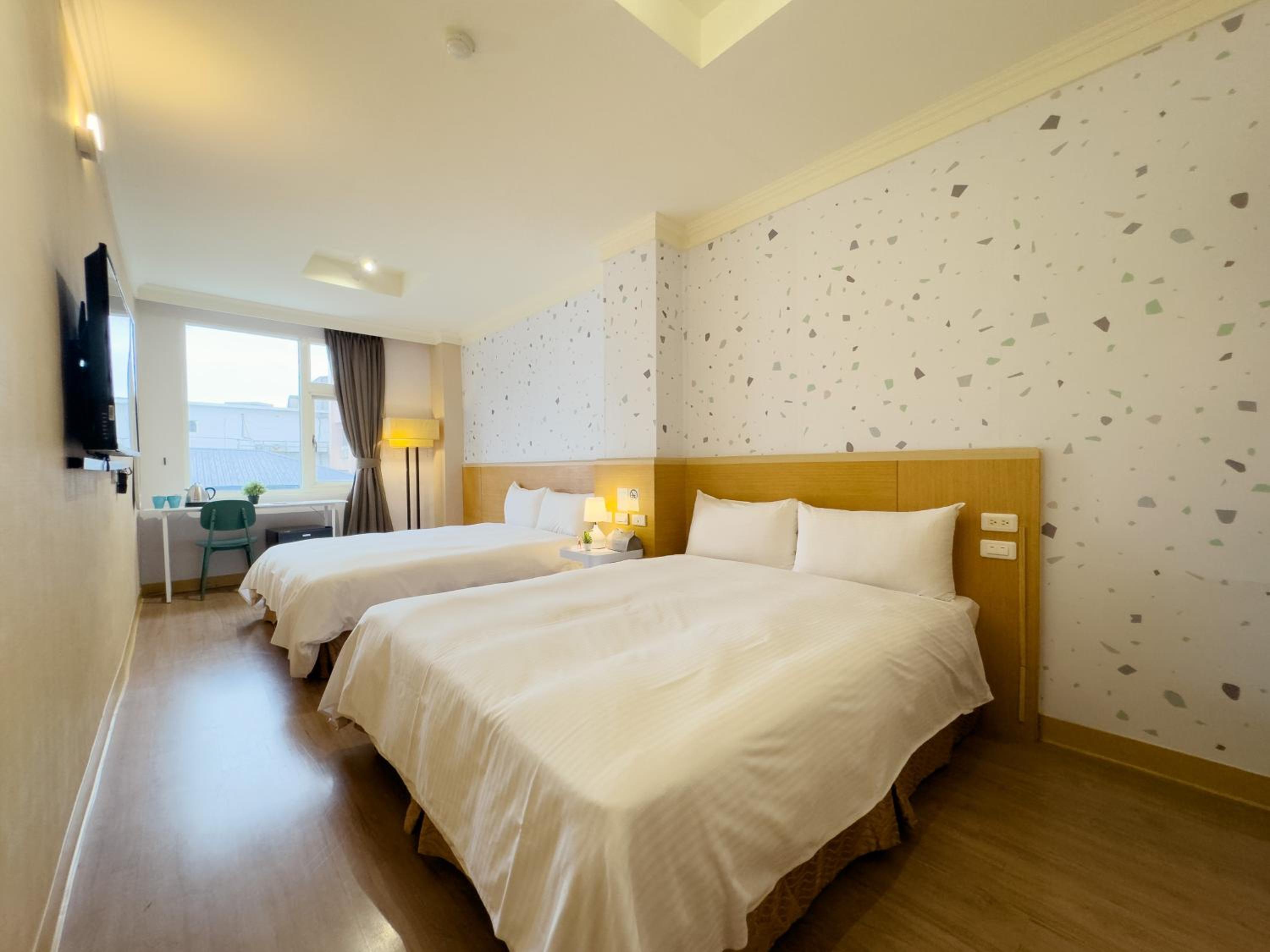 Superior Quadruple Room photo 2