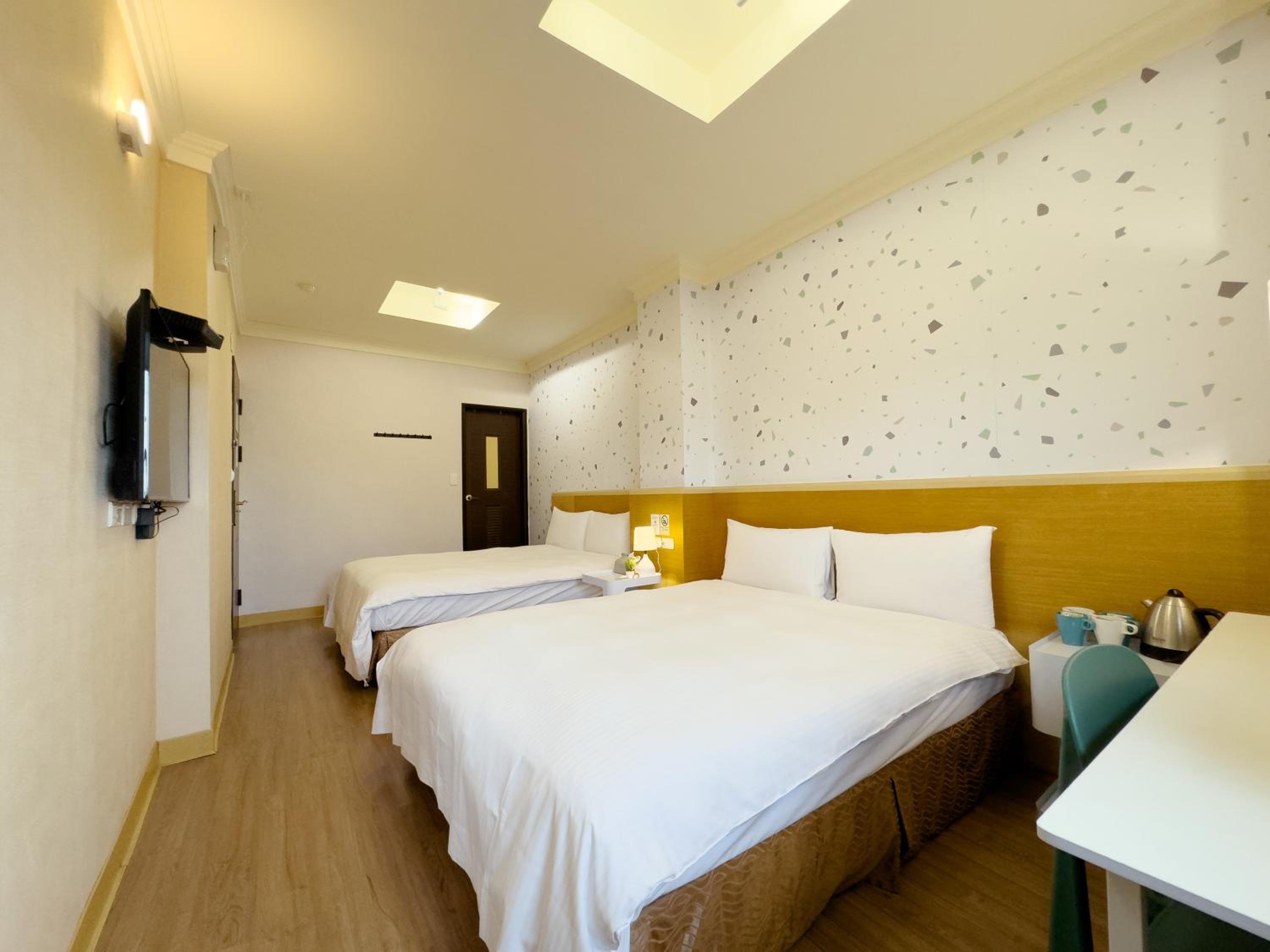 Superior Quadruple Room photo 3