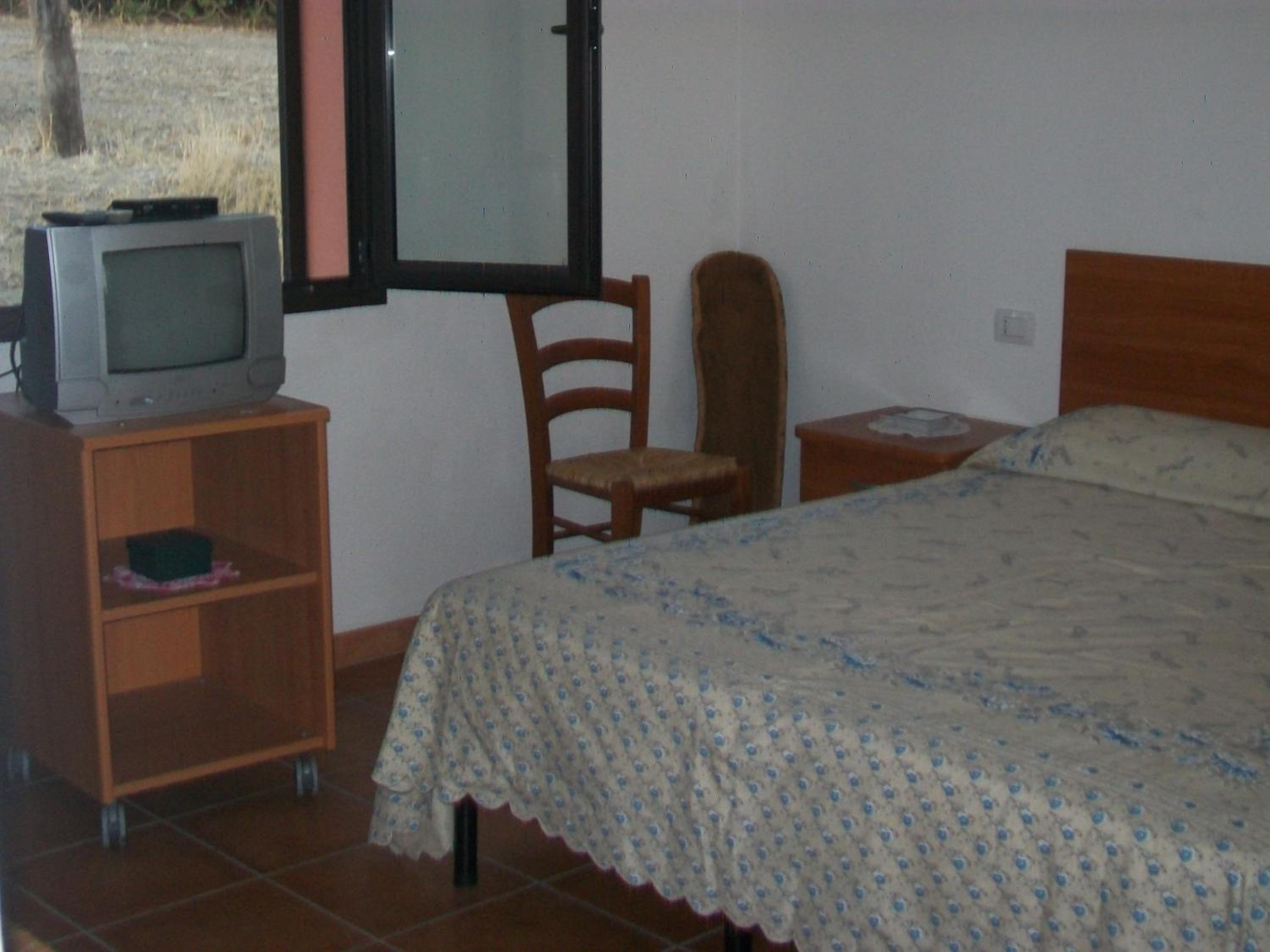 Double or Twin Room - Disability Access - Photo 1