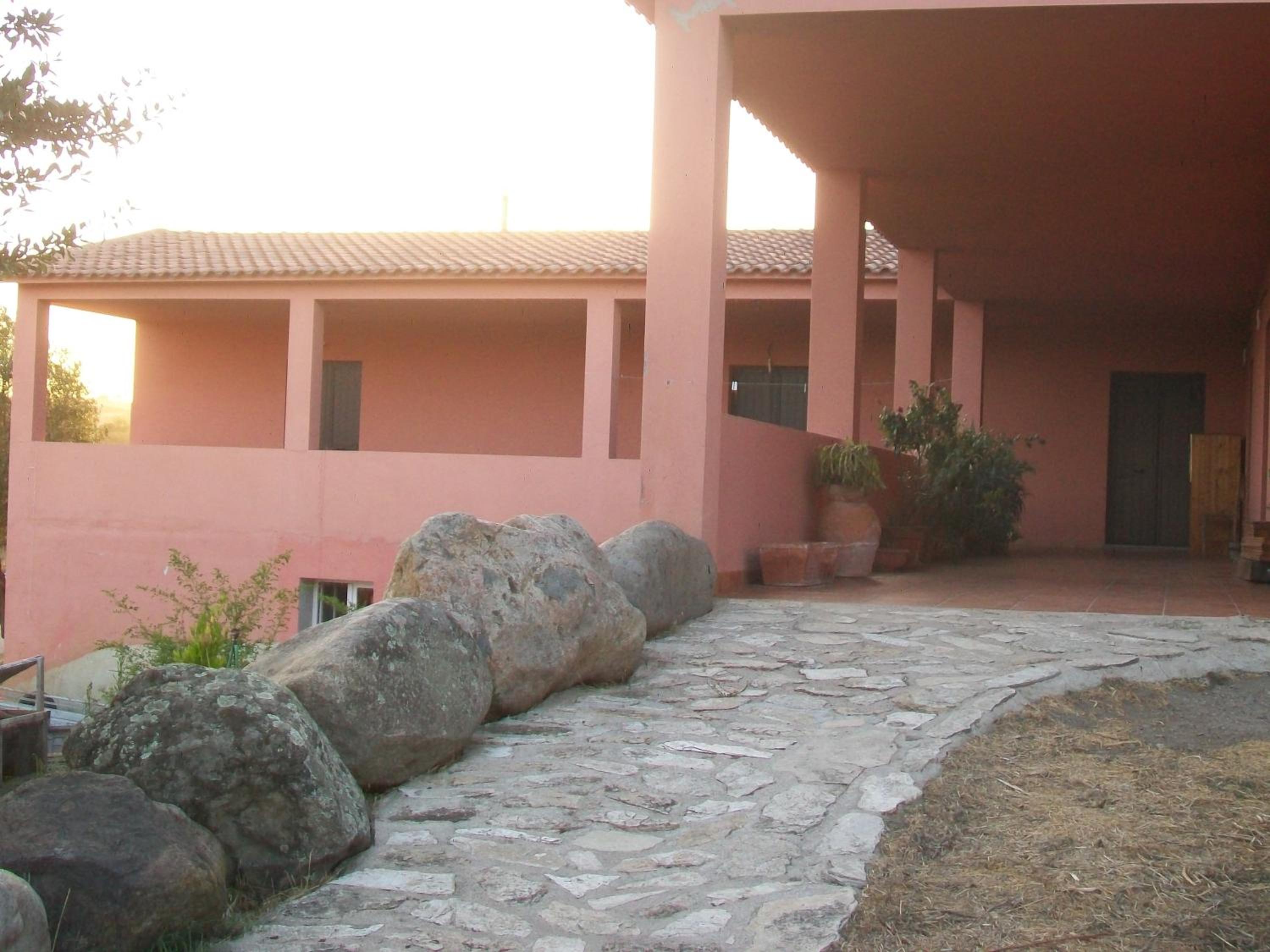 Double or Twin Room with Private Bathroom - Photo 3