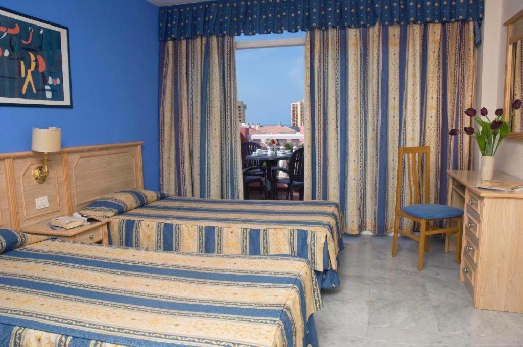 Apartamento con vista a la piscina