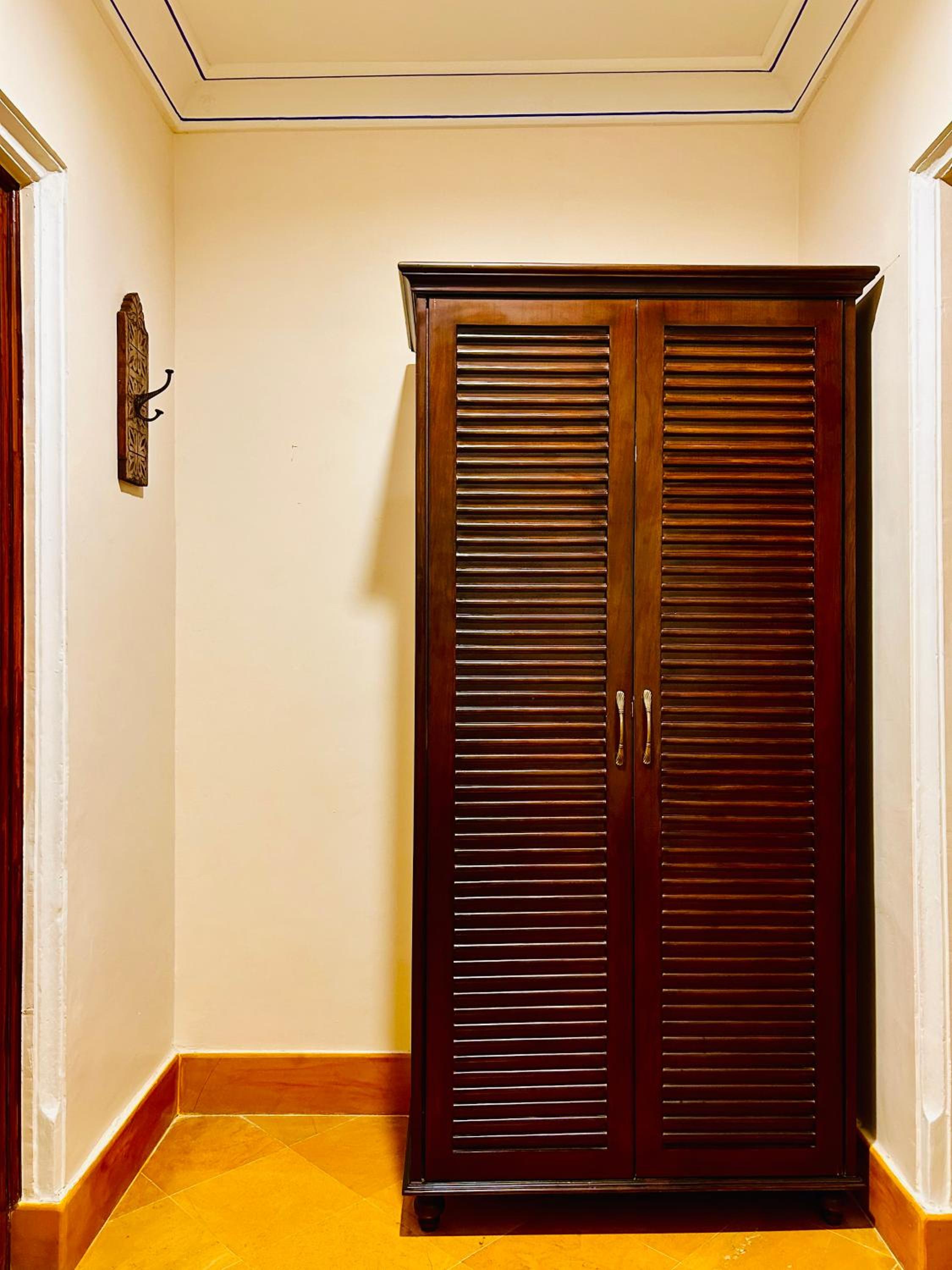 Deluxe Double Room with Balcony - Photo 8