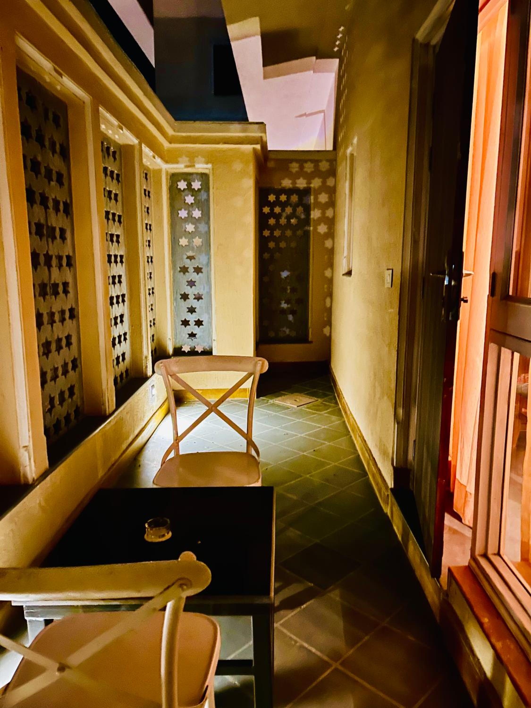 Deluxe Double Room with Balcony - Photo 6
